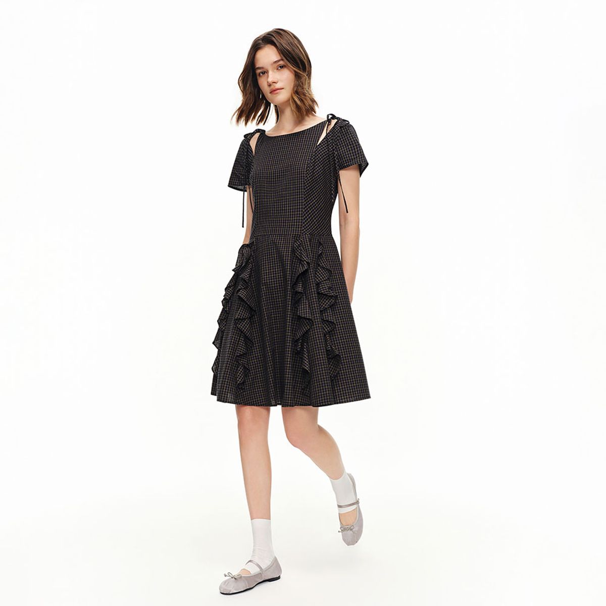에이앤레이(AEIREI) AR_Check ruffle cut-out dress