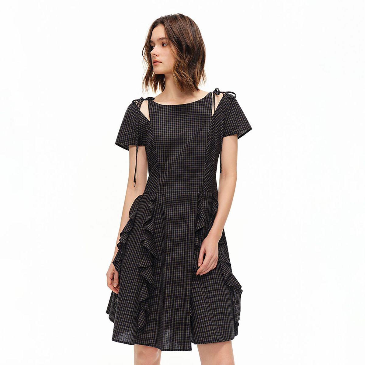 에이앤레이(AEIREI) AR_Check ruffle cut-out dress