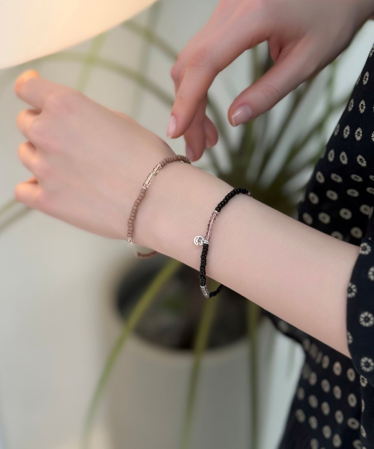 봉보(BONBEAU) Color stripe mix beads Bracelet 투명 스트라이프 컬러 믹스 비즈 팔찌