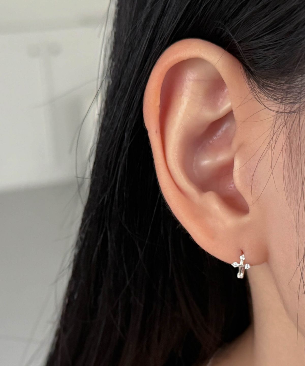바라두(BARADU) 925 Cross point hoop earring