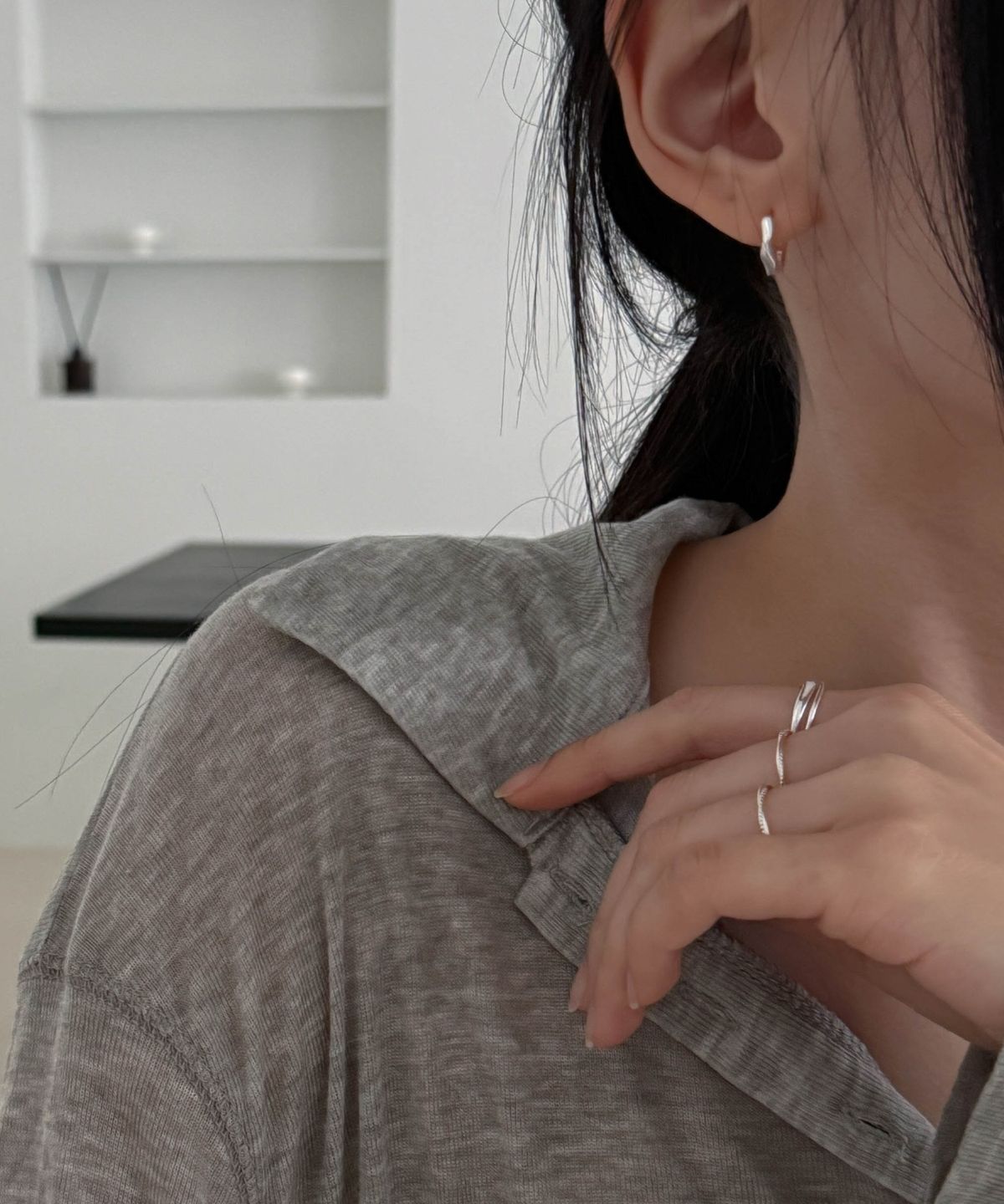 바라두(BARADU) 925 Pointed wave hoop earring