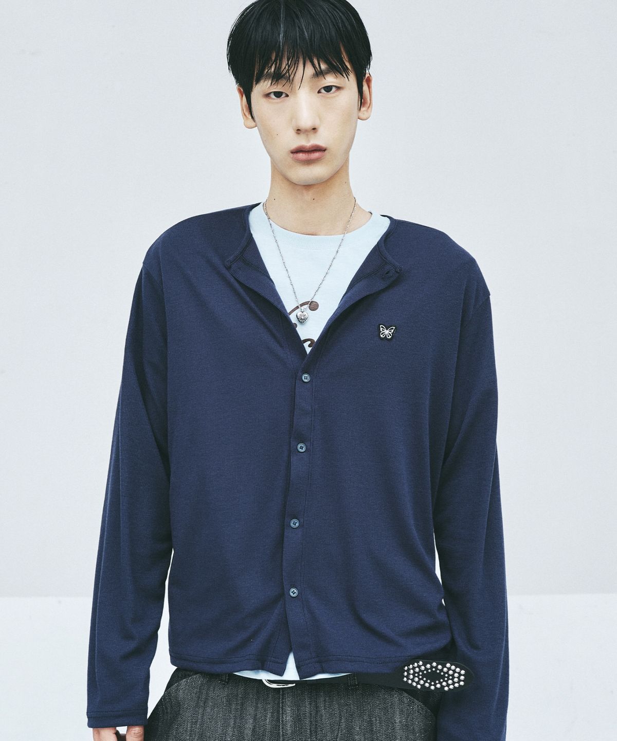 닉앤니콜(NICK&NICOLE) RIBBED BUTTERFLY PATCH CARDIGAN_NAVY