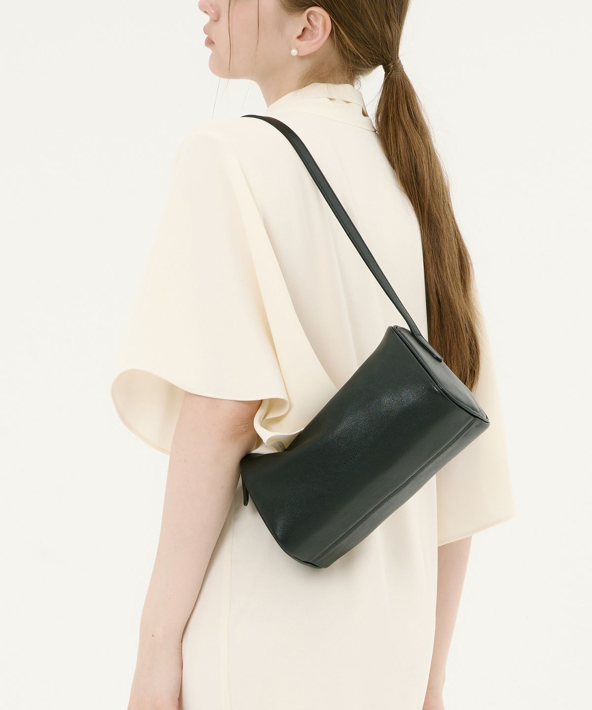 앤오즈(ANODDS) PIDI MEDIUM SHEEPSKIN crossbody shoulder bag