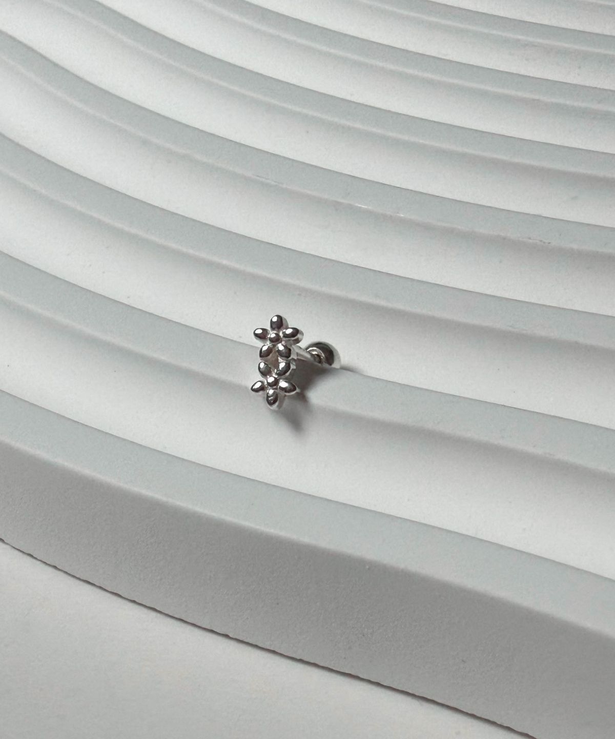 바라두(BARADU) 925 Floral piercing (single)