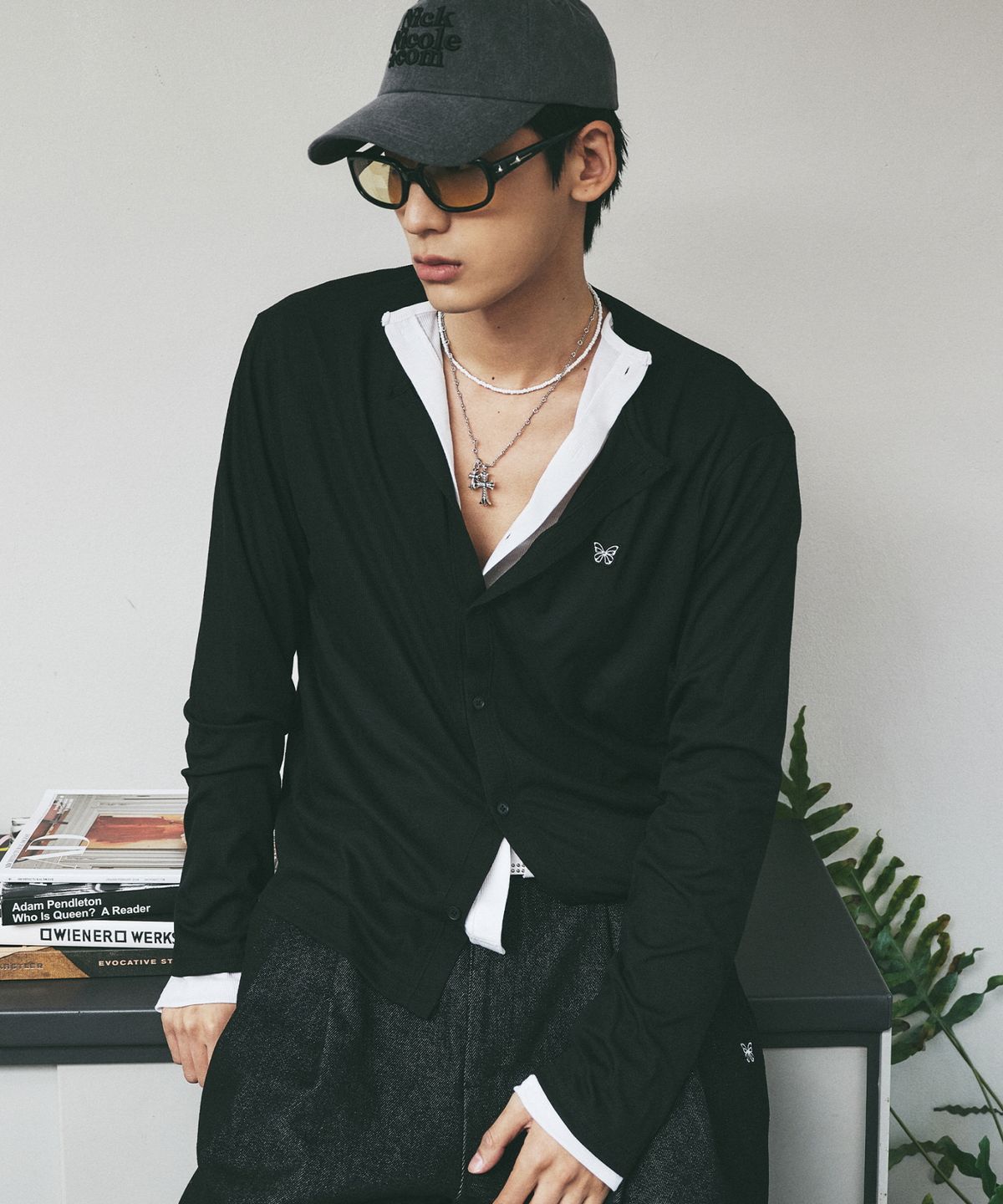 닉앤니콜(NICK&NICOLE) RIBBED BUTTERFLY PATCH CARDIGAN_BLACK