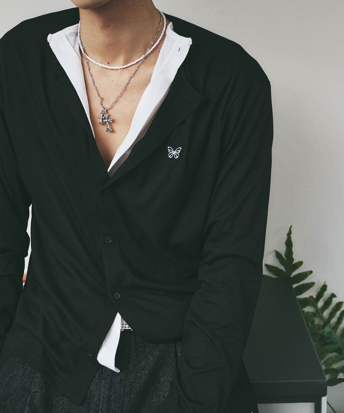 닉앤니콜(NICK&NICOLE) RIBBED BUTTERFLY PATCH CARDIGAN_BLACK