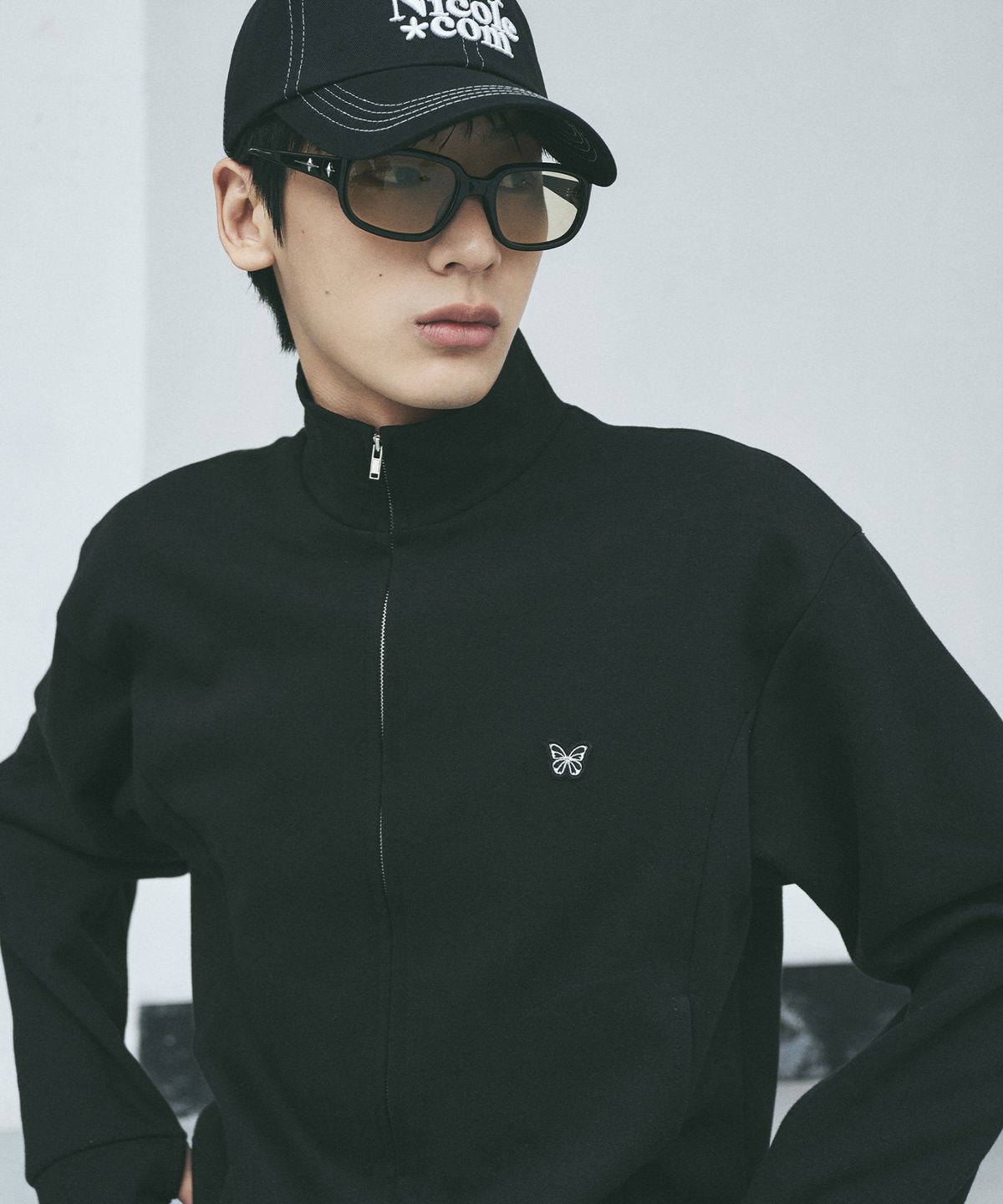 닉앤니콜(NICK&NICOLE) COTTON BUTTERFLY CROPPED ZIP-UP_BLACK
