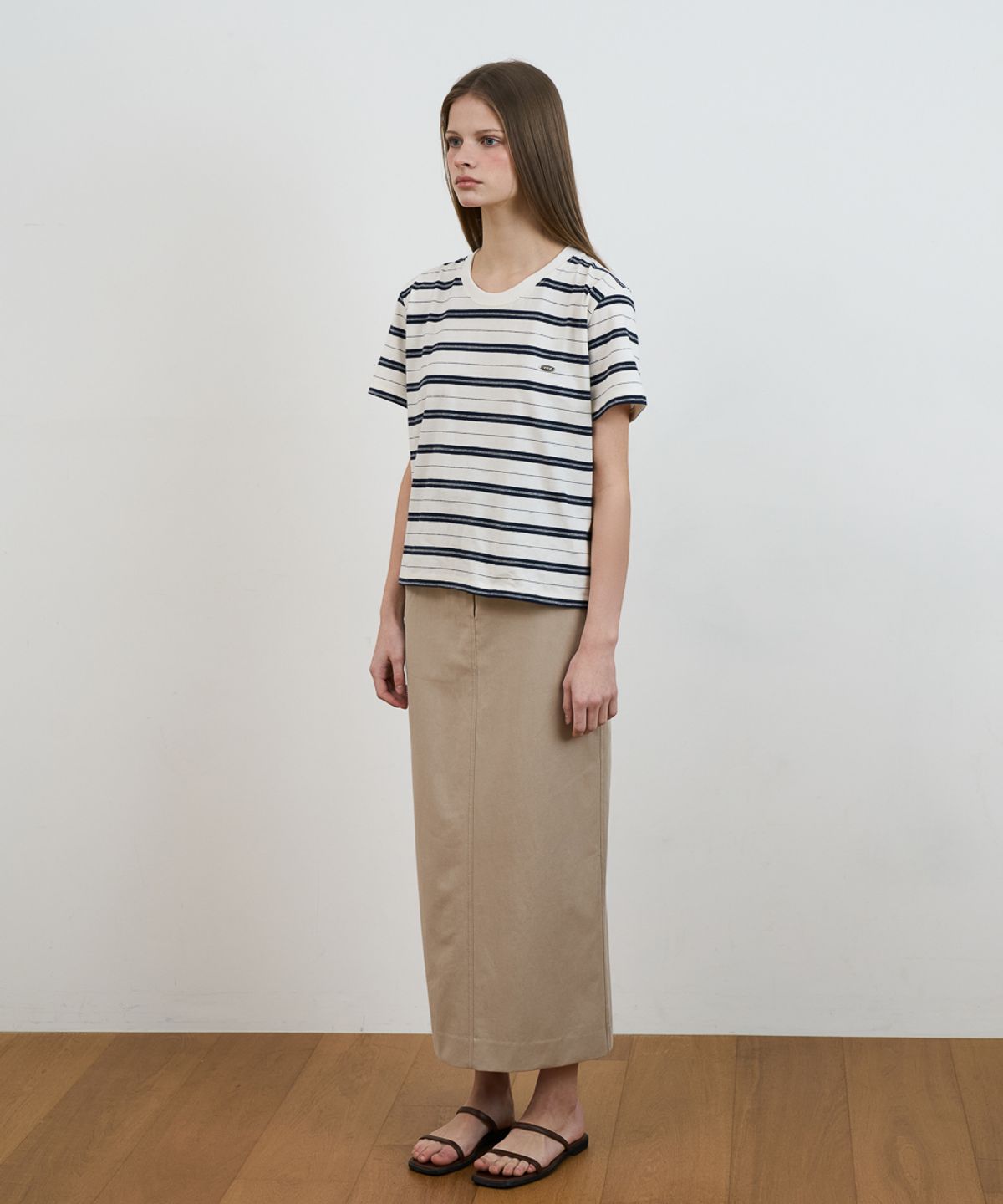 드헤베(DEHEVE) Minimal Logo Stripe T-shirt [Ivory]