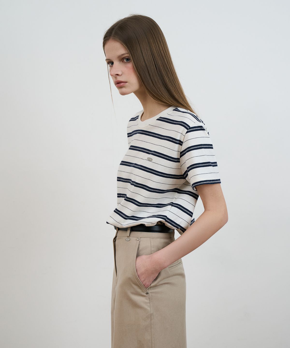 드헤베(DEHEVE) Minimal Logo Stripe T-shirt [Ivory]