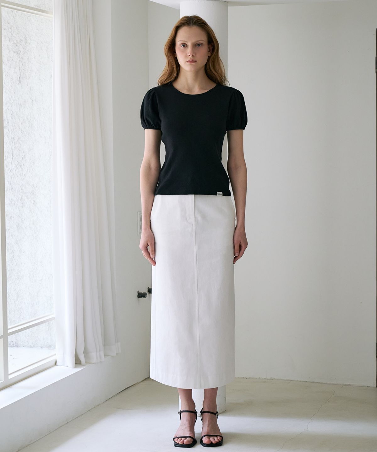 드헤베(DEHEVE) Label Point Puff T-shirt [Black]