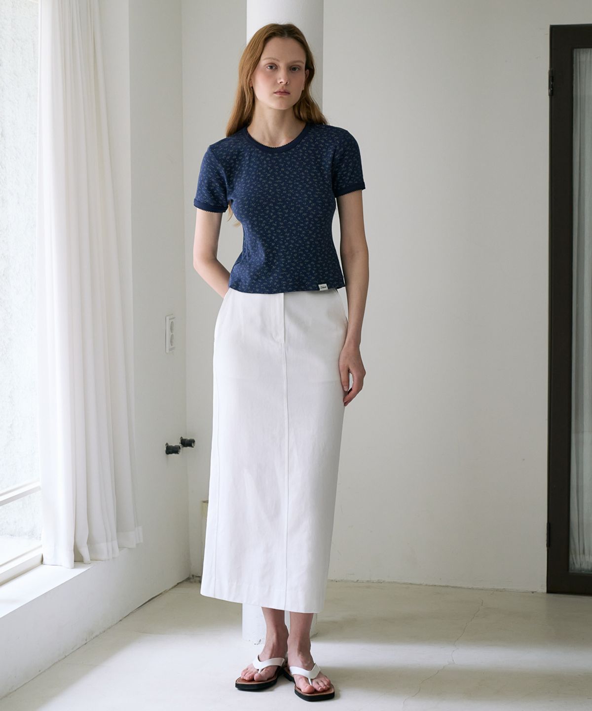 드헤베(DEHEVE) Flower Lace T-shirt [Navy]