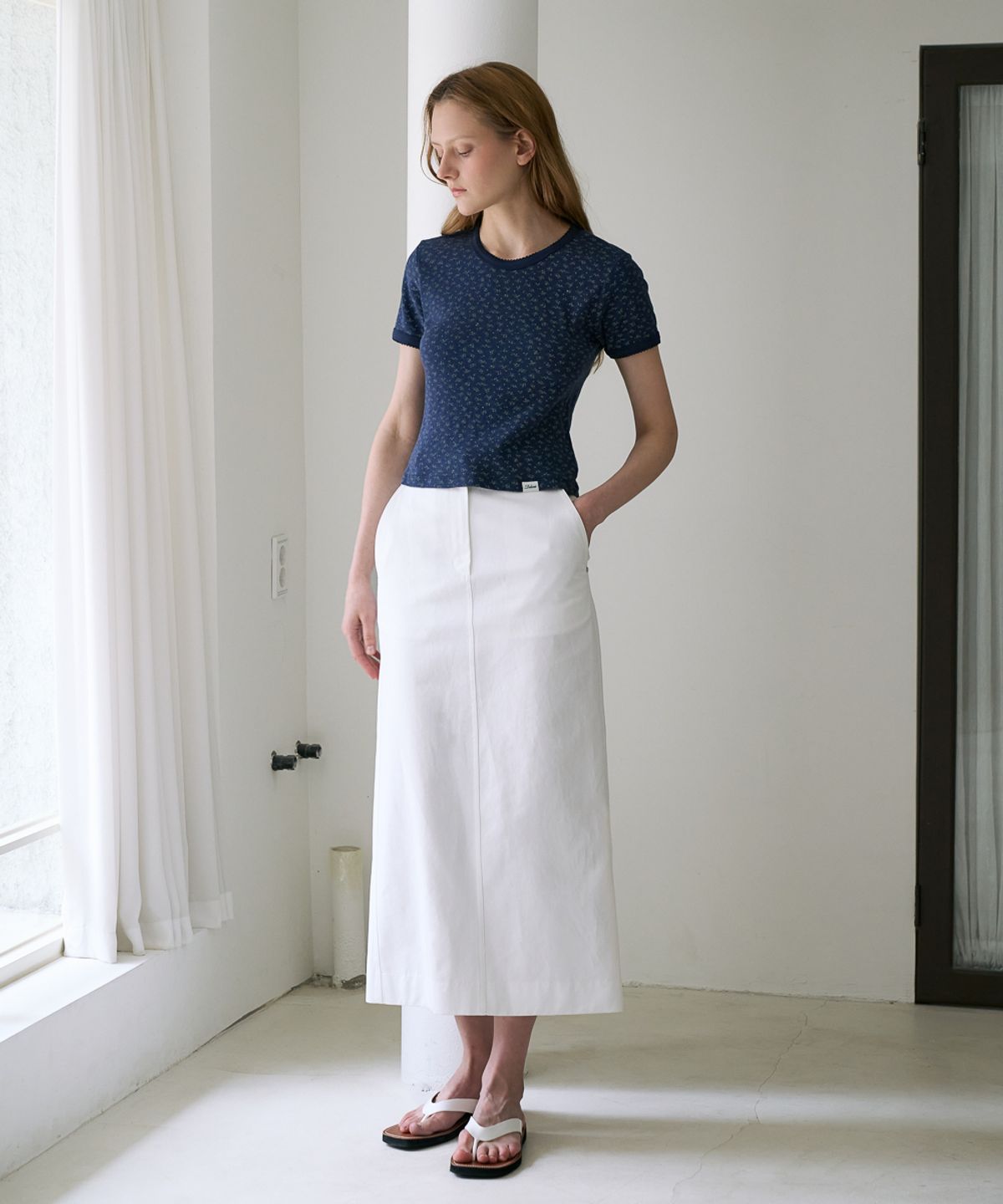 드헤베(DEHEVE) Flower Lace T-shirt [Navy]