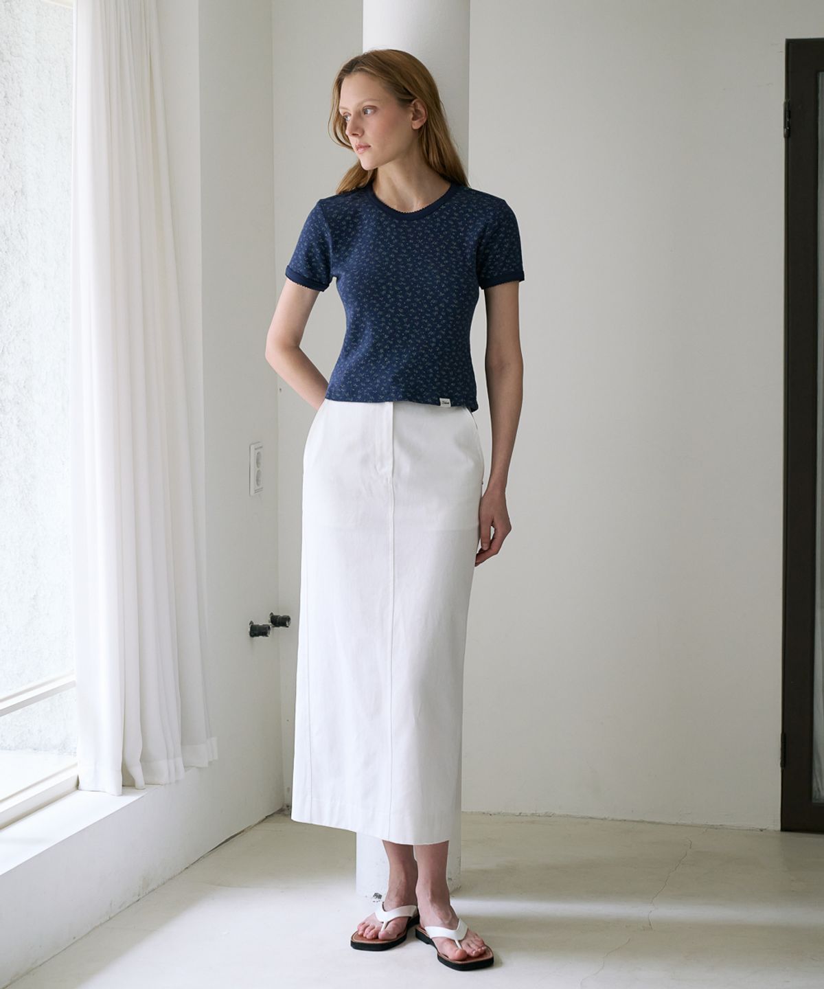 드헤베(DEHEVE) Flower Lace T-shirt [Navy]