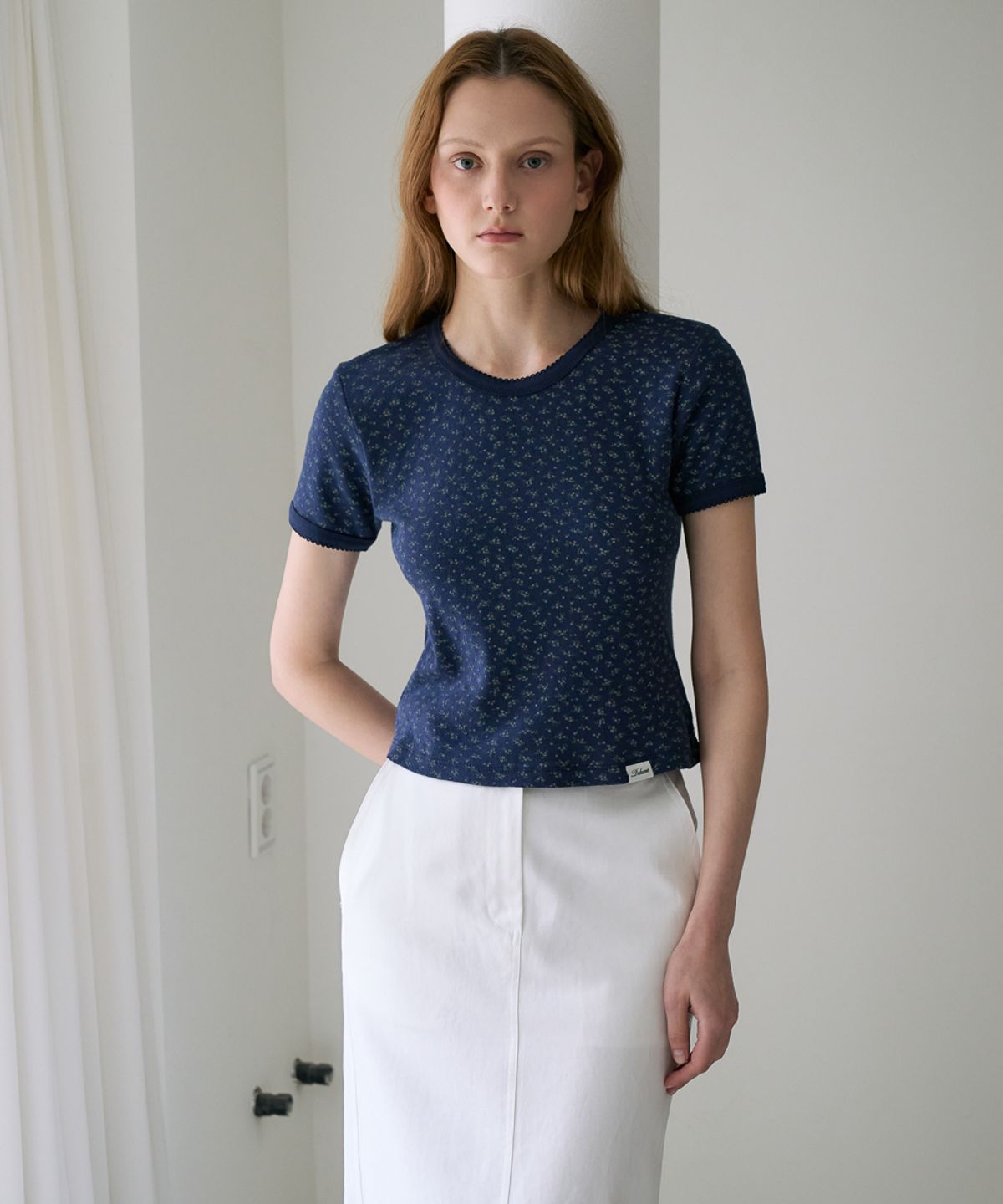 드헤베(DEHEVE) Flower Lace T-shirt [Navy]