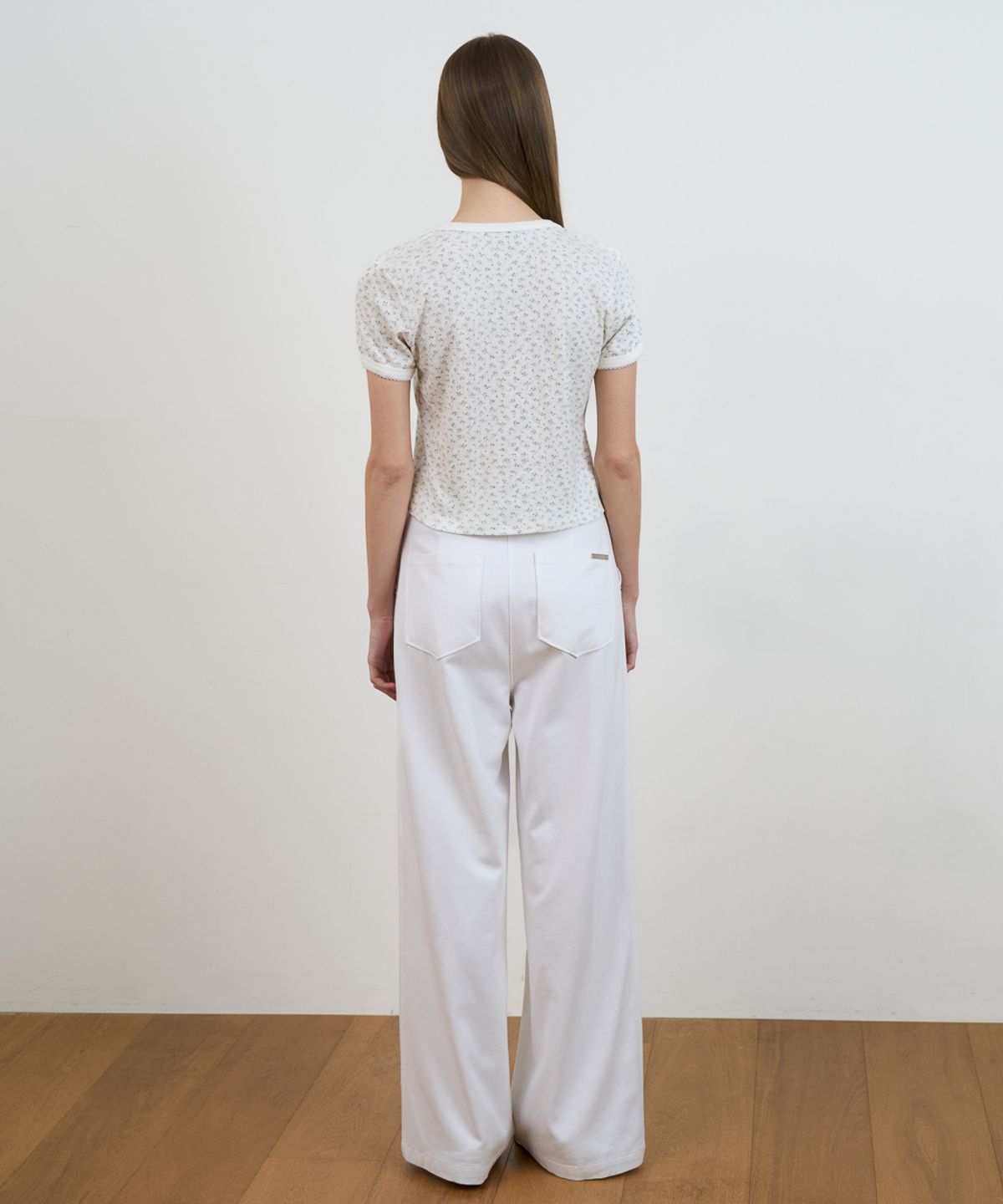 드헤베(DEHEVE) Flower Lace T-shirt [Ivory]