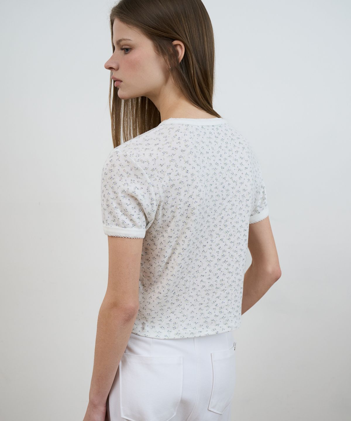 드헤베(DEHEVE) Flower Lace T-shirt [Ivory]
