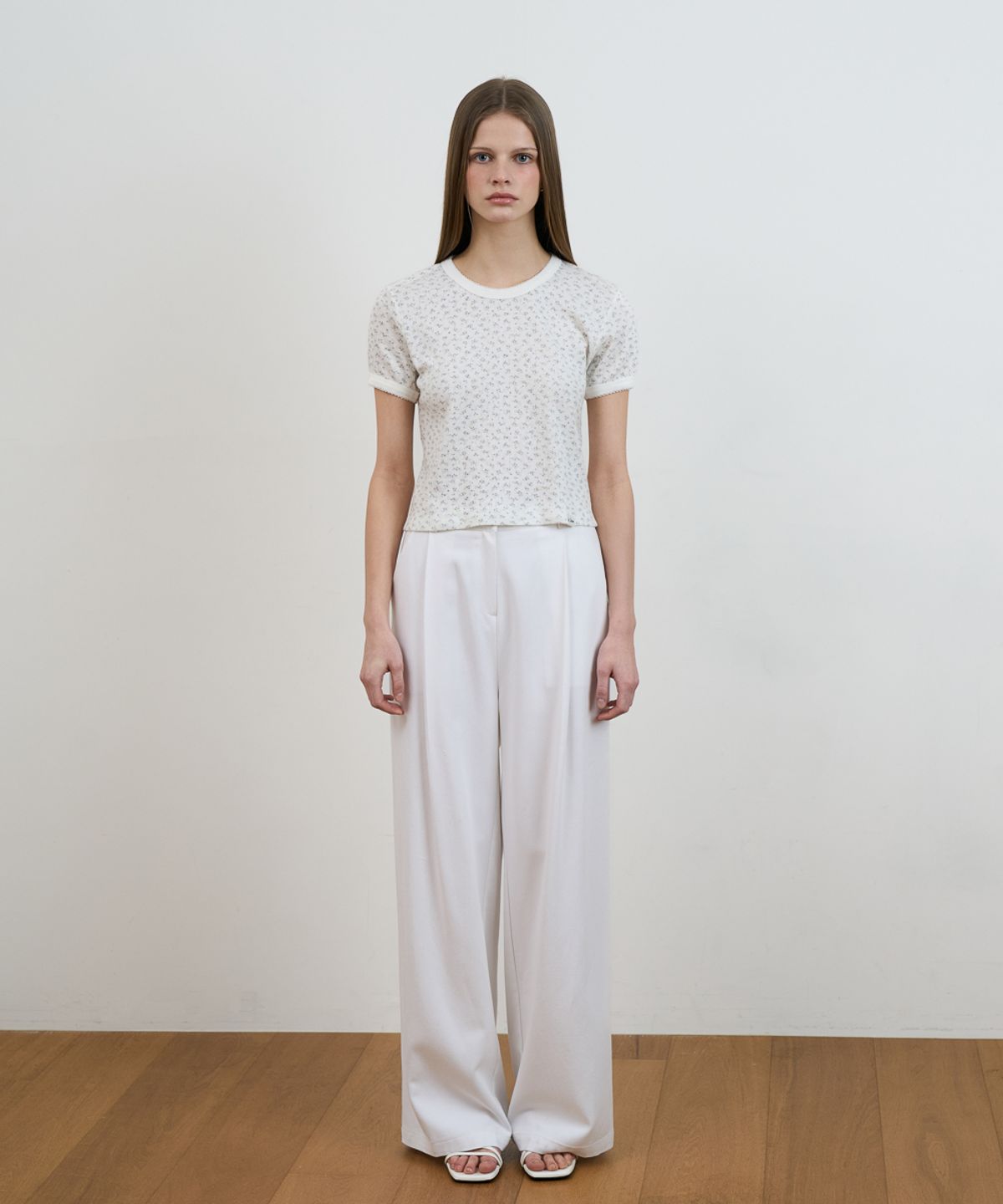 드헤베(DEHEVE) Flower Lace T-shirt [Ivory]