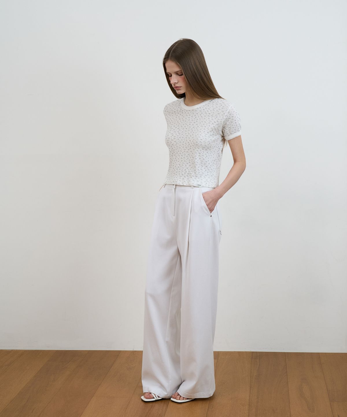 드헤베(DEHEVE) Flower Lace T-shirt [Ivory]