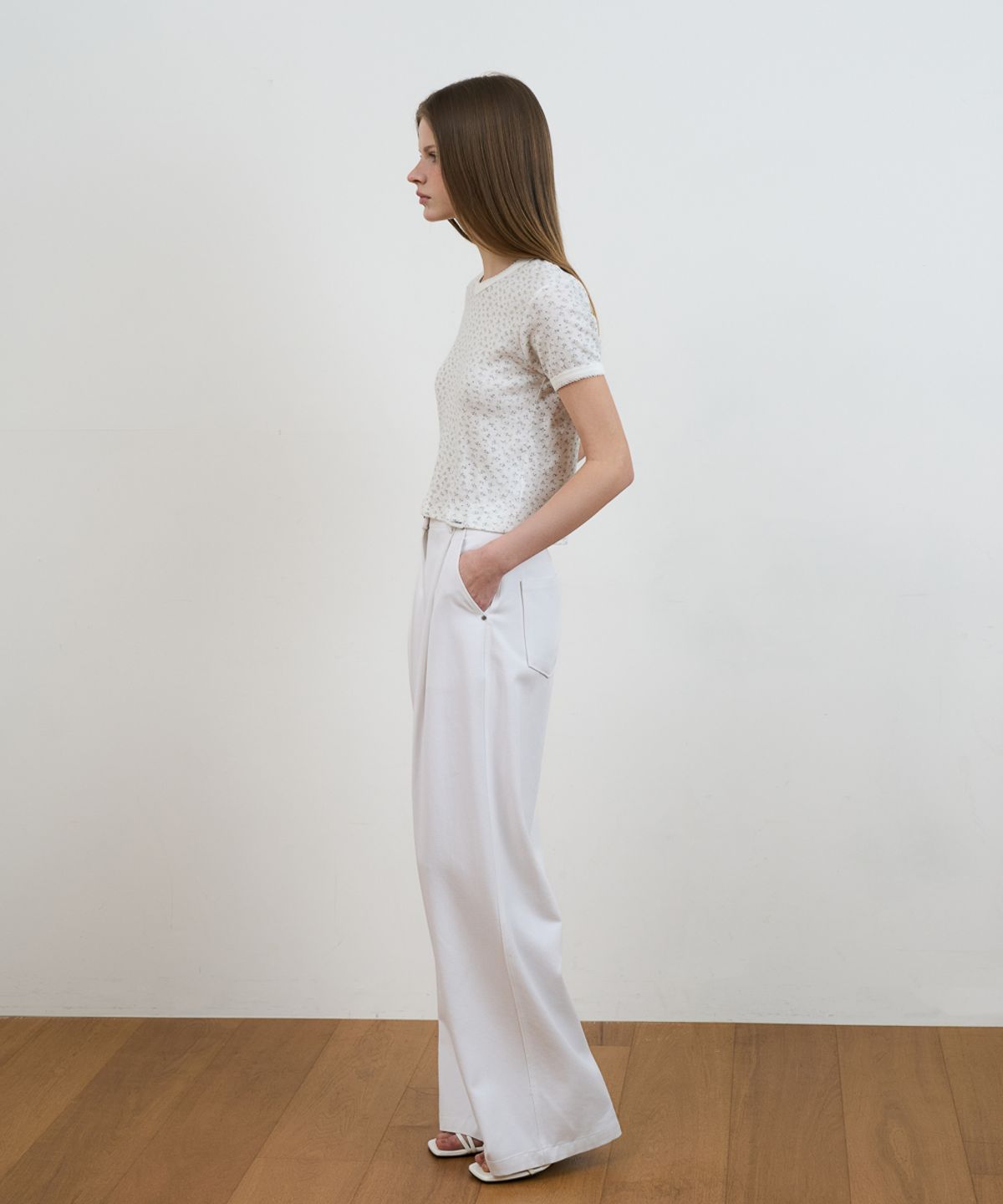 드헤베(DEHEVE) Flower Lace T-shirt [Ivory]