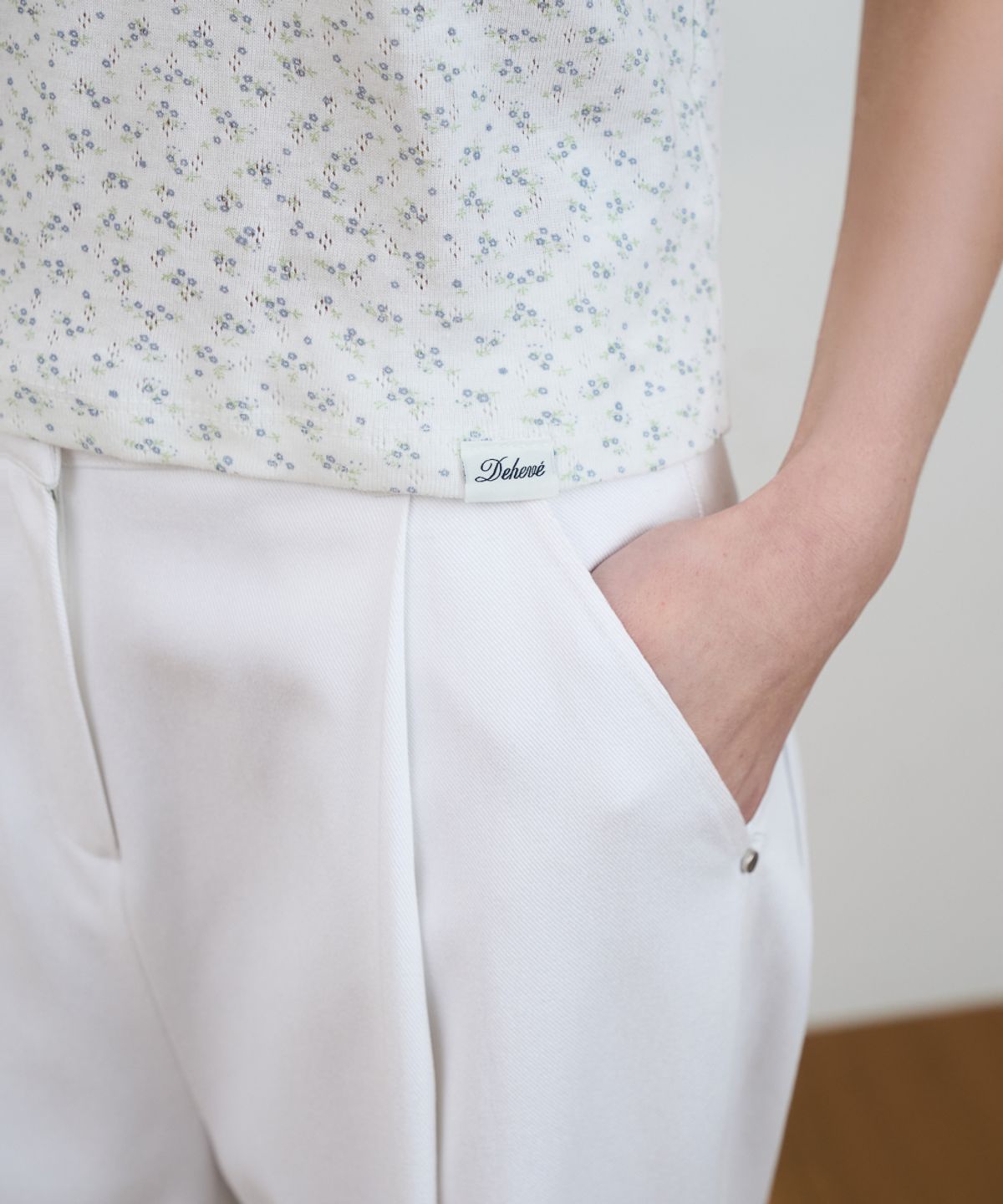 드헤베(DEHEVE) Flower Lace T-shirt [Ivory]