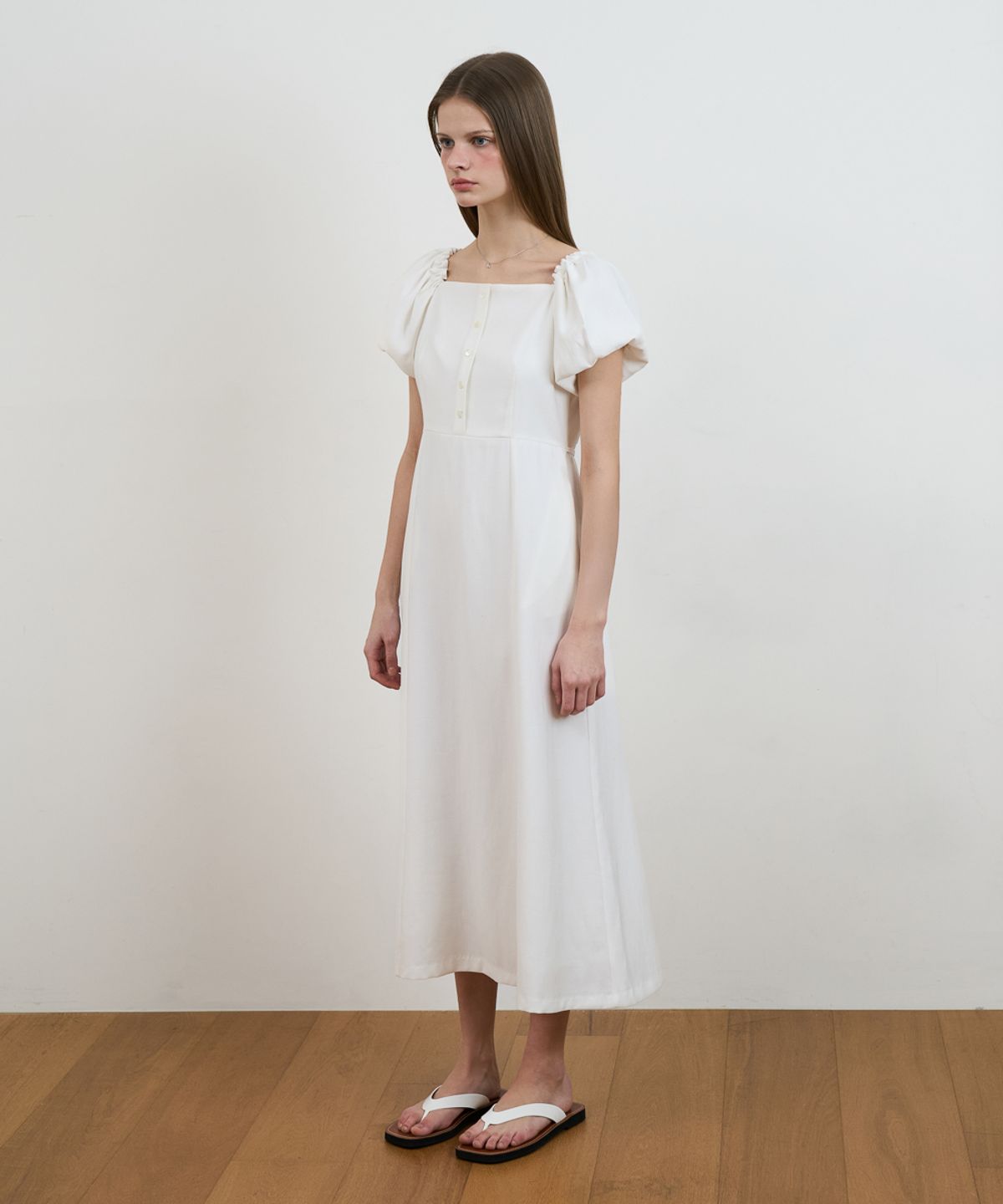 드헤베(DEHEVE) Square Neck Puff Dress [Ivory]
