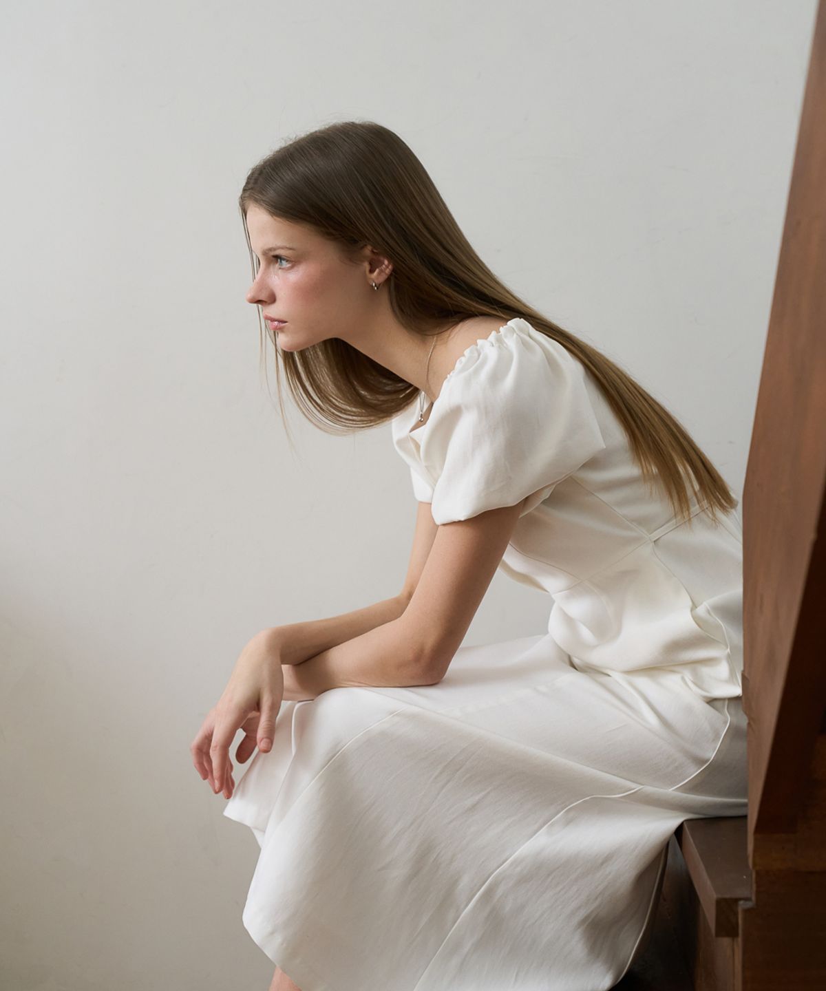 드헤베(DEHEVE) Square Neck Puff Dress [Ivory]