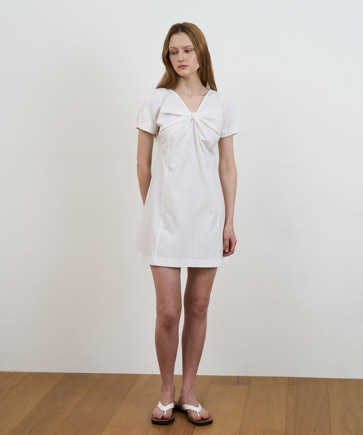 드헤베(DEHEVE) Twist Flare Mini Dress [Ivory]