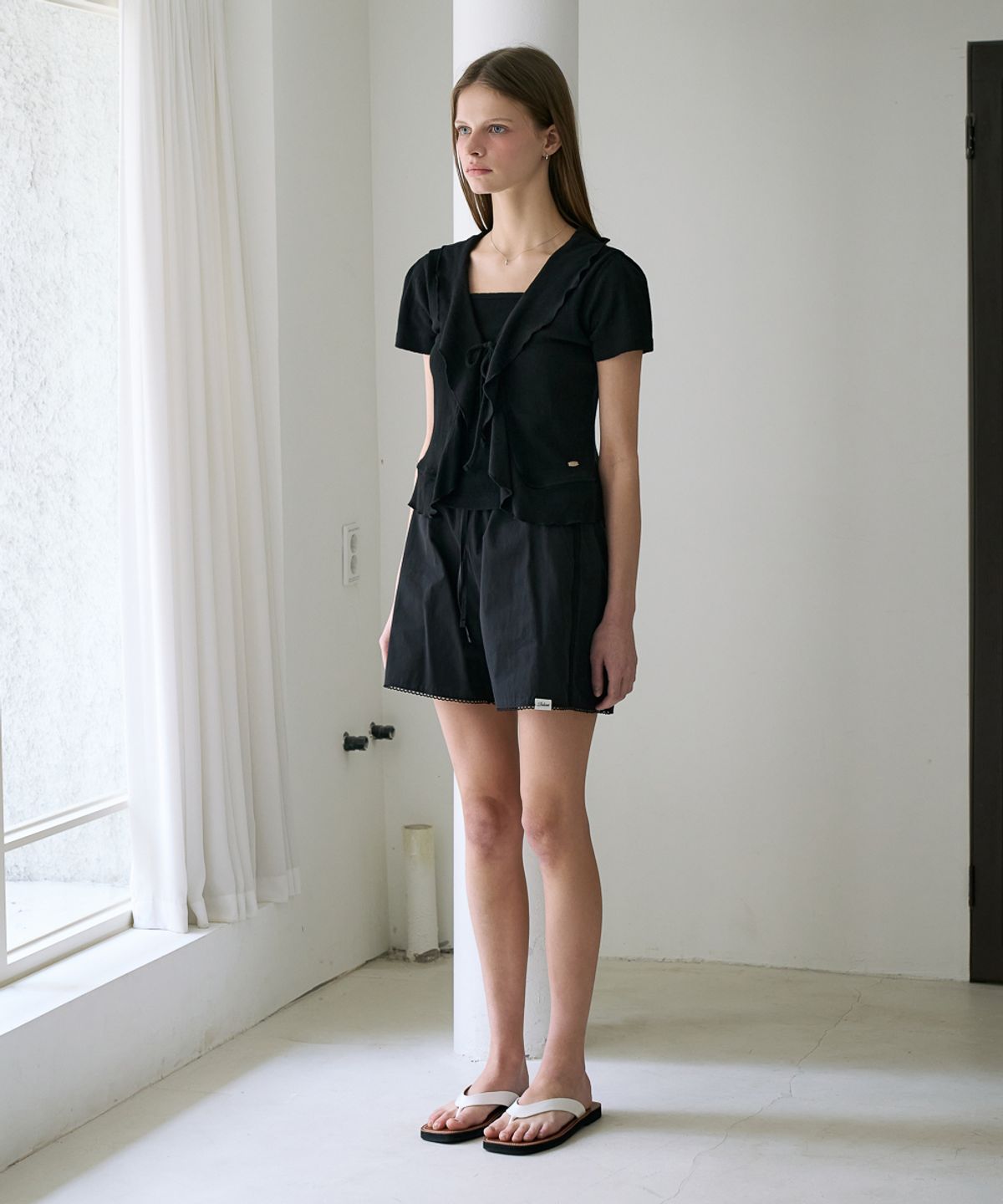 드헤베(DEHEVE) Frill Ribbon Cardigan Set [Black]