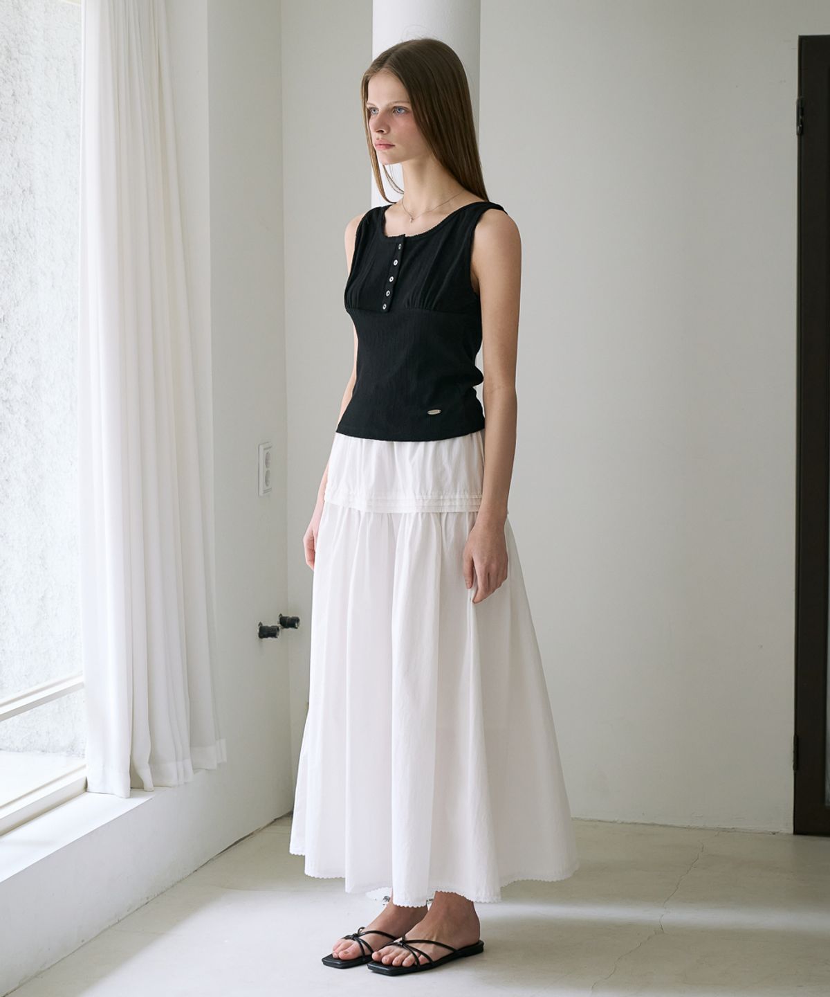 드헤베(DEHEVE) Lace Button Sleeveless [Black]