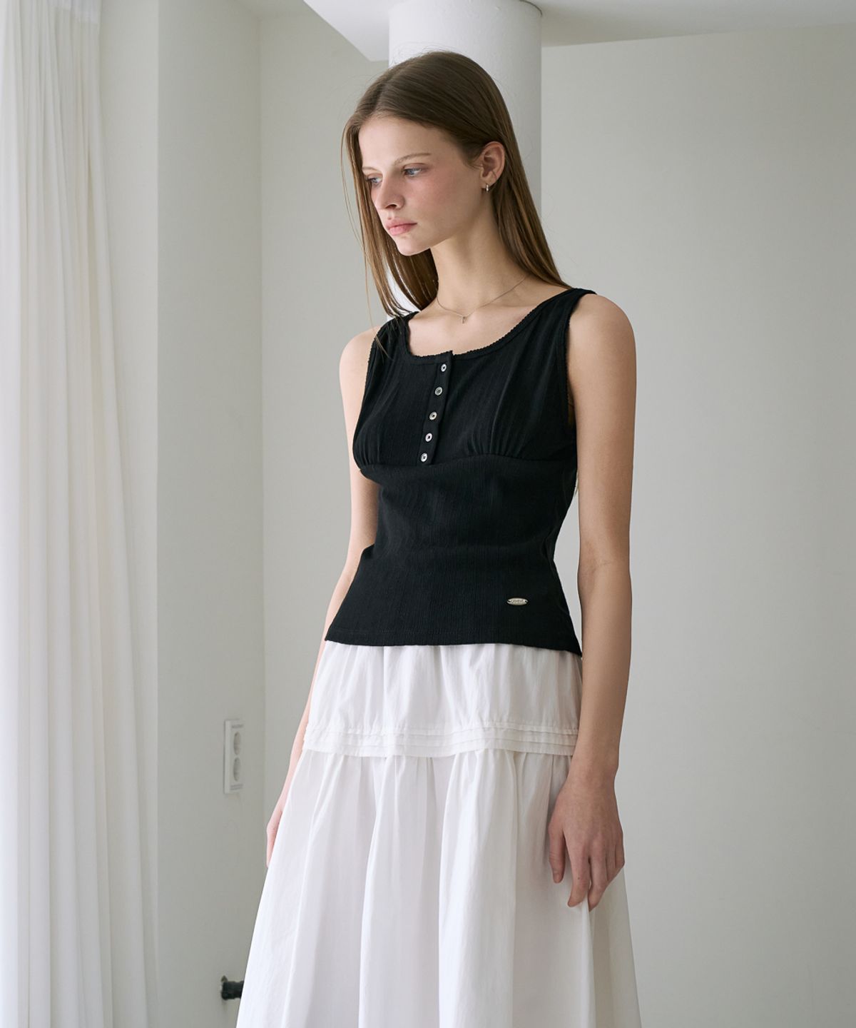 드헤베(DEHEVE) Lace Button Sleeveless [Black]