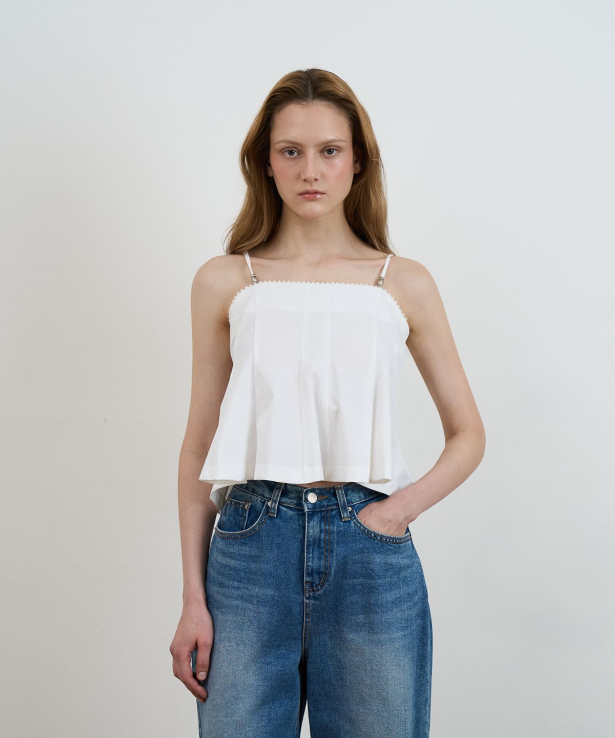 드헤베(DEHEVE) Strap Sleeveless Blouse [Ivory]
