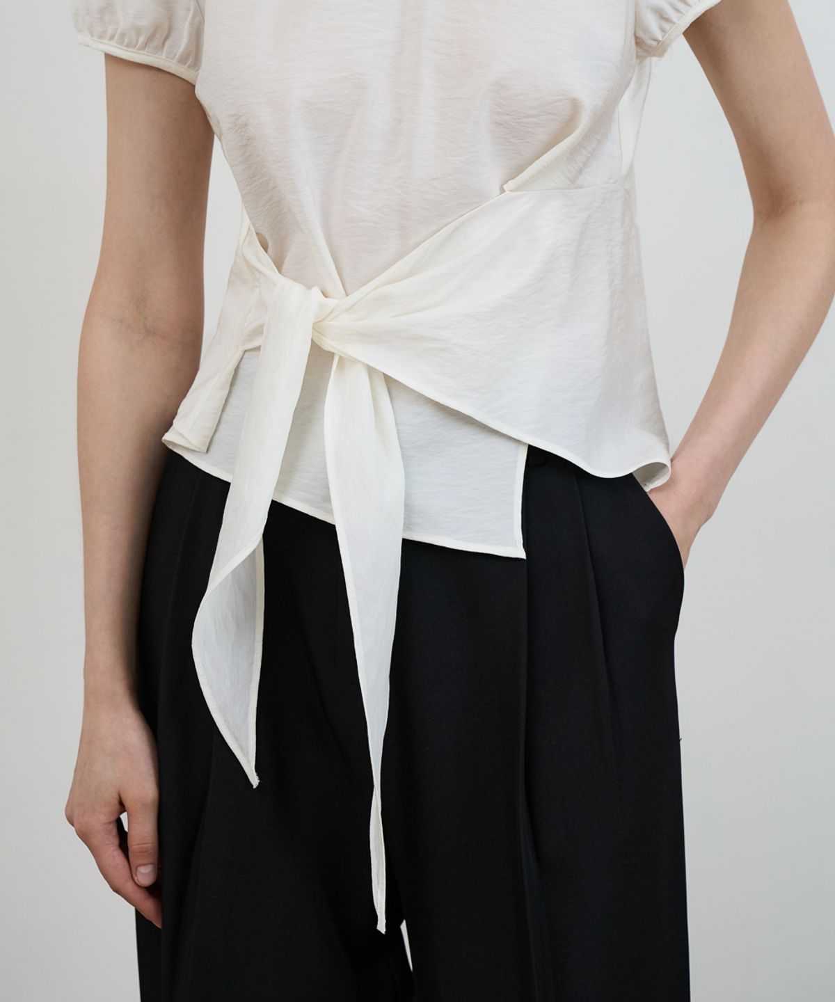 드헤베(DEHEVE) Wrap Drape Blouse [Ivory]