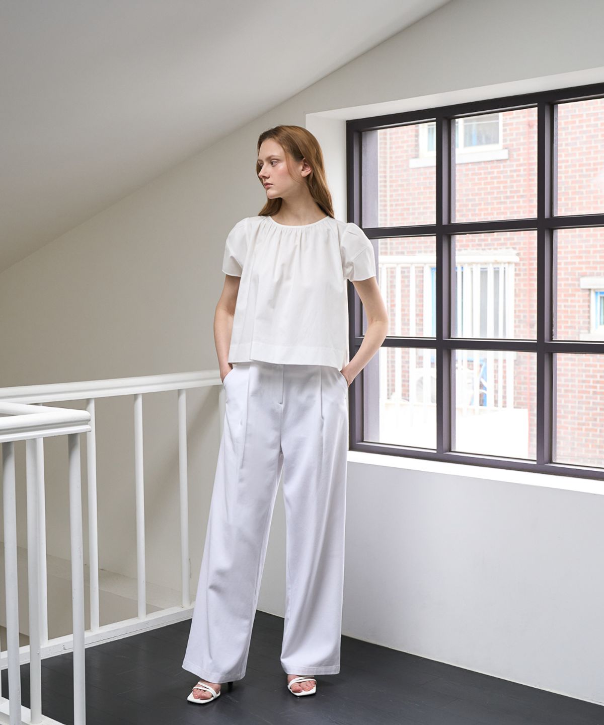 드헤베(DEHEVE) Volume Shirring Blouse [Ivory]