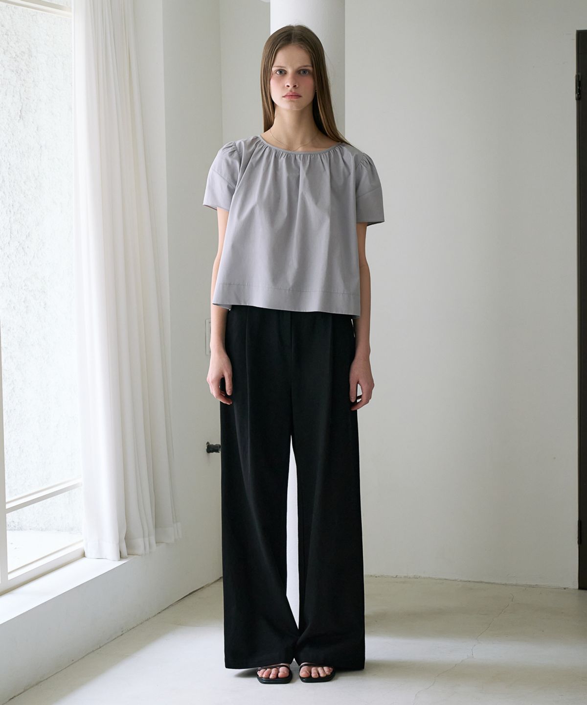 드헤베(DEHEVE) Volume Shirring Blouse [Dusty Blue]