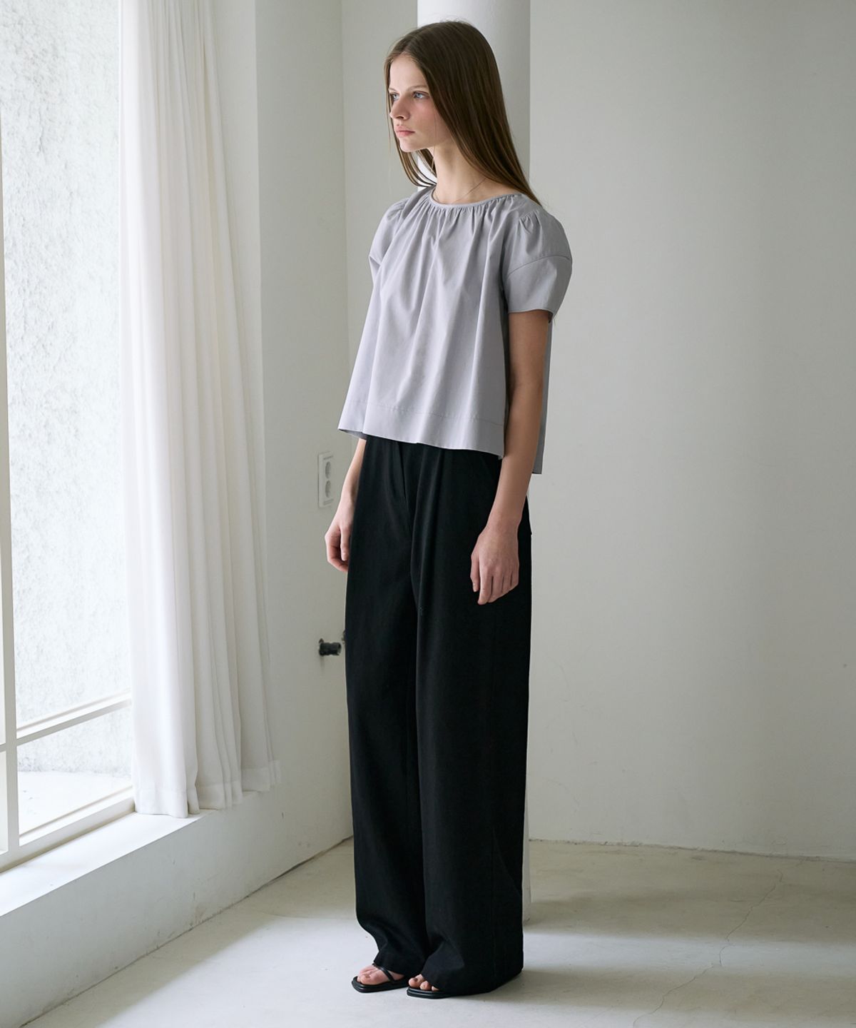드헤베(DEHEVE) Volume Shirring Blouse [Dusty Blue]