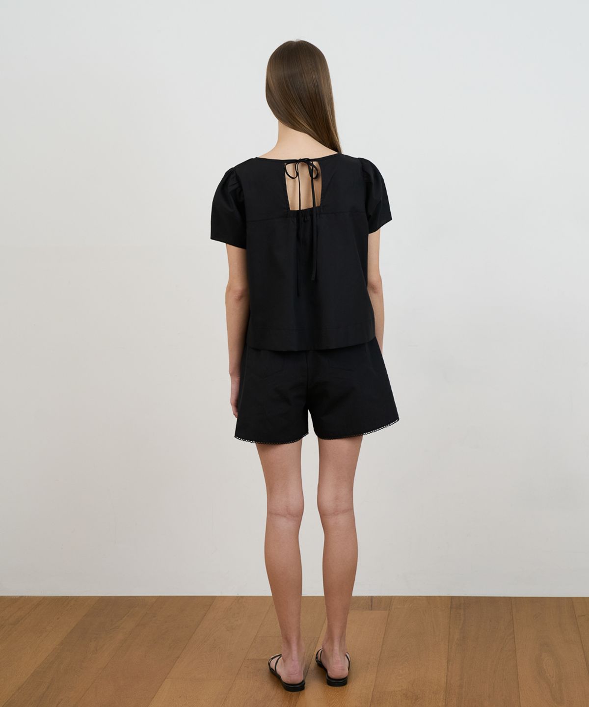 드헤베(DEHEVE) Volume Shirring Blouse [Black]