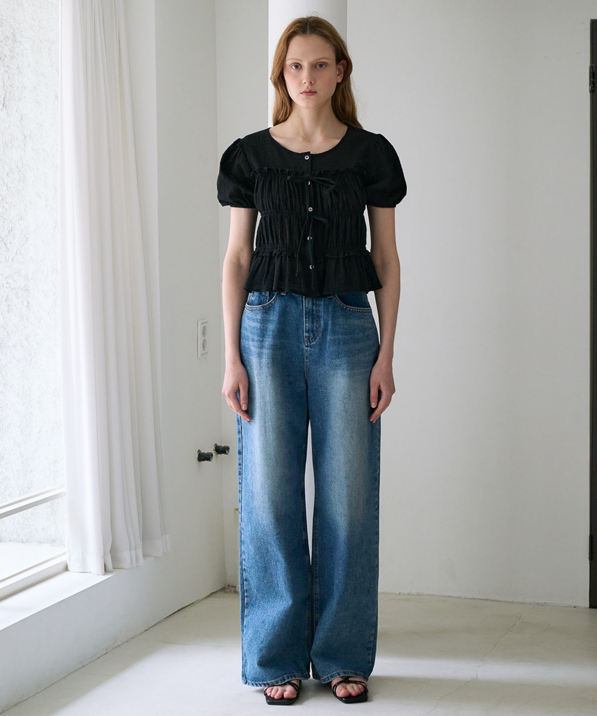 드헤베(DEHEVE) Ribbon Smocked Blouse [Black]