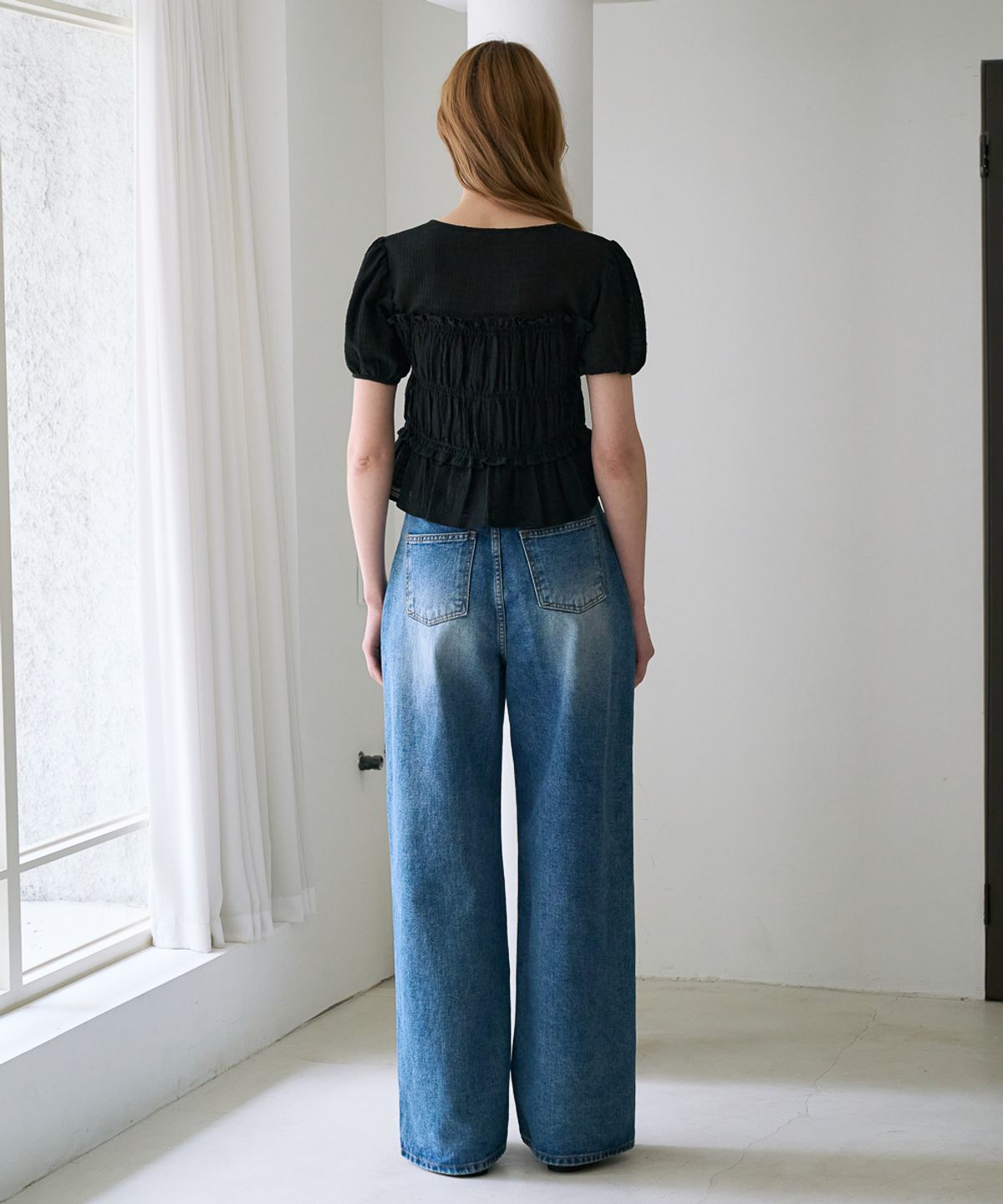 드헤베(DEHEVE) Ribbon Smocked Blouse [Black]