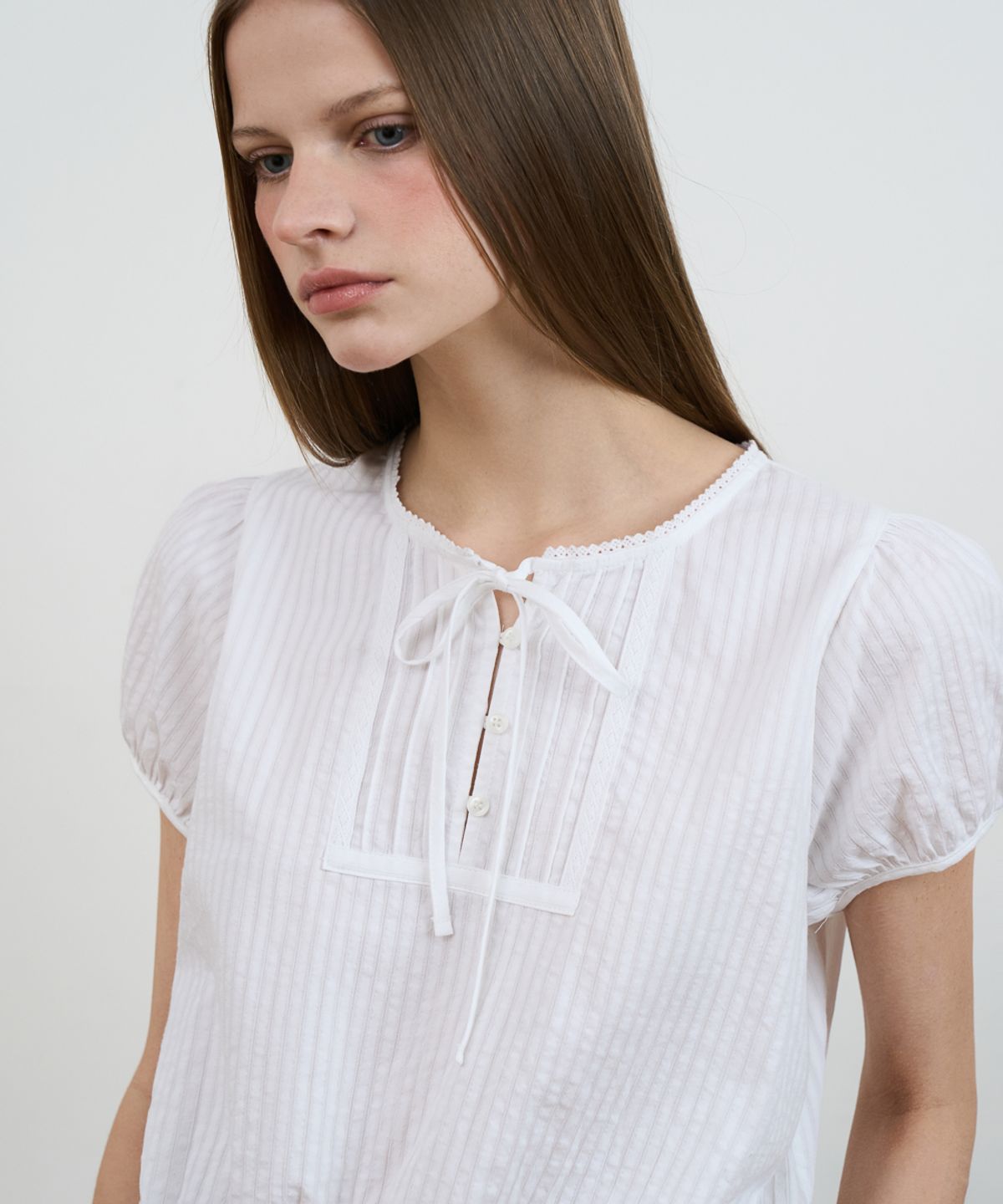 드헤베(DEHEVE) Puff Sleeve Ribbon Blouse [Ivory]
