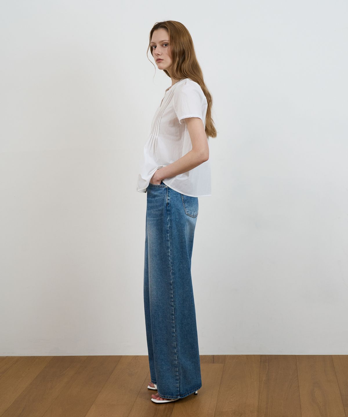 드헤베(DEHEVE) Lace Trim Pintuck Blouse [Ivory]