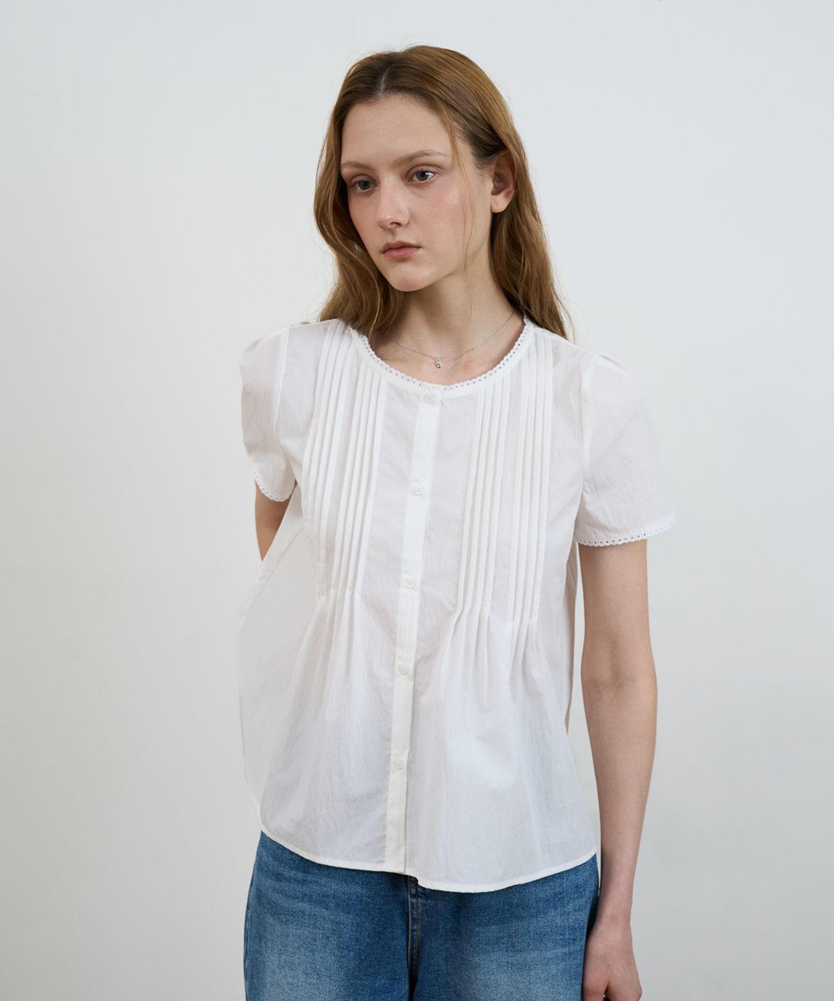 드헤베(DEHEVE) Lace Trim Pintuck Blouse [Ivory]