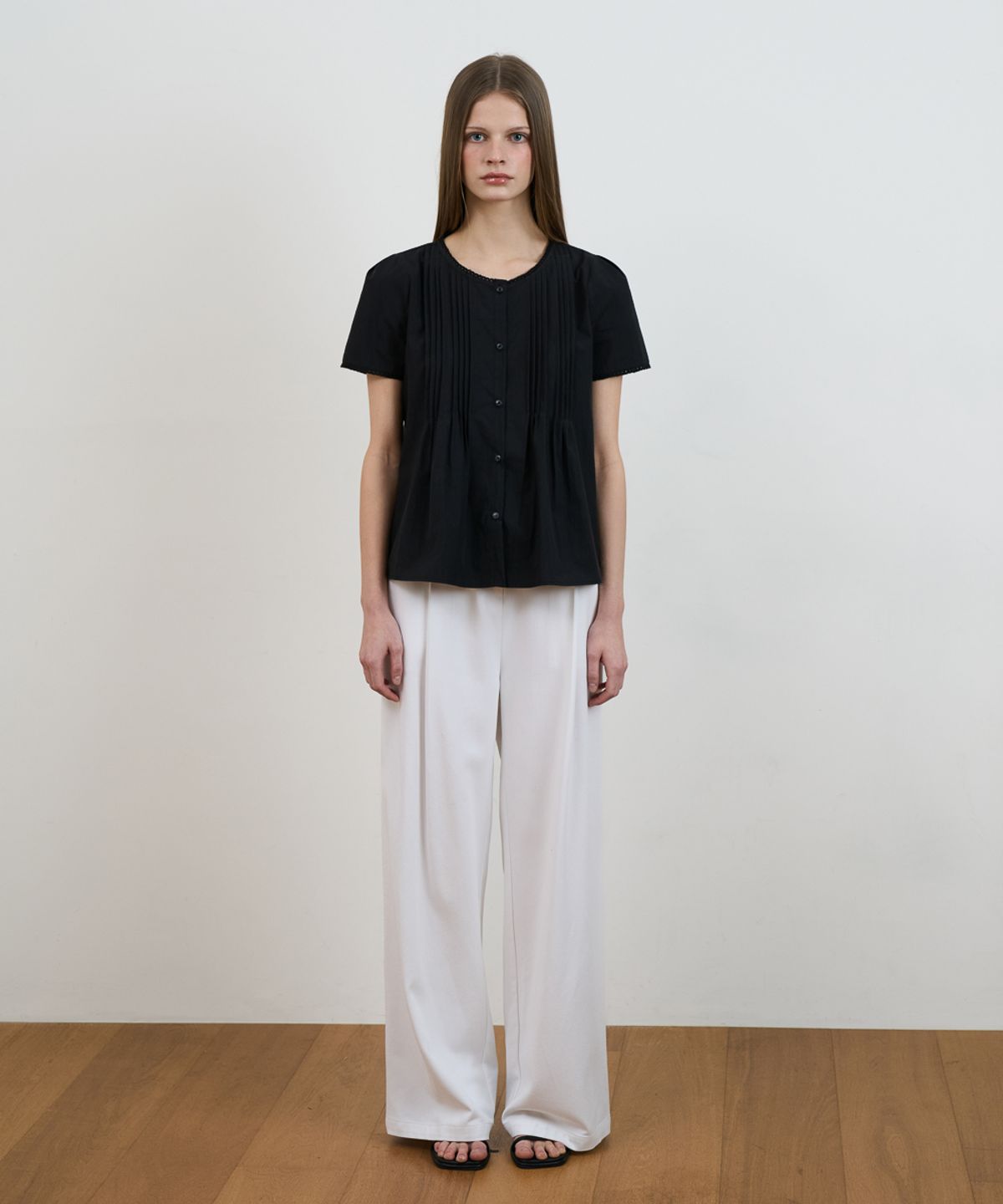 드헤베(DEHEVE) Lace Trim Pintuck Blouse [Black]