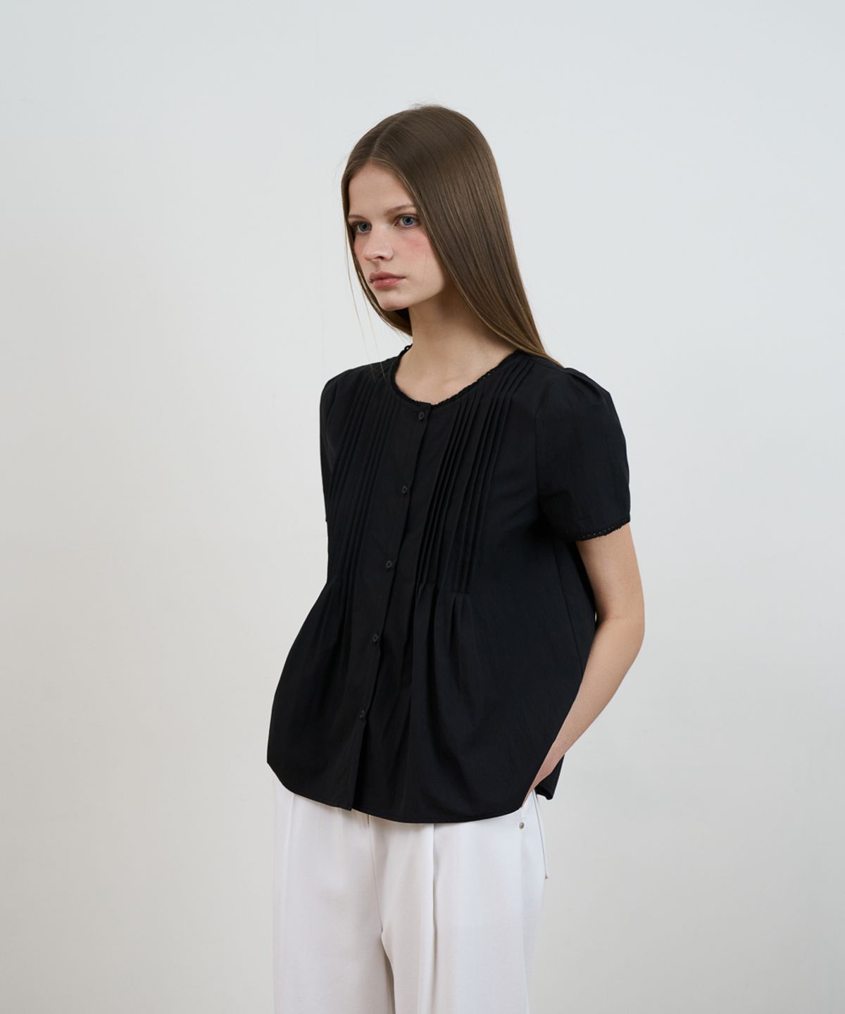 드헤베(DEHEVE) Lace Trim Pintuck Blouse [Black]