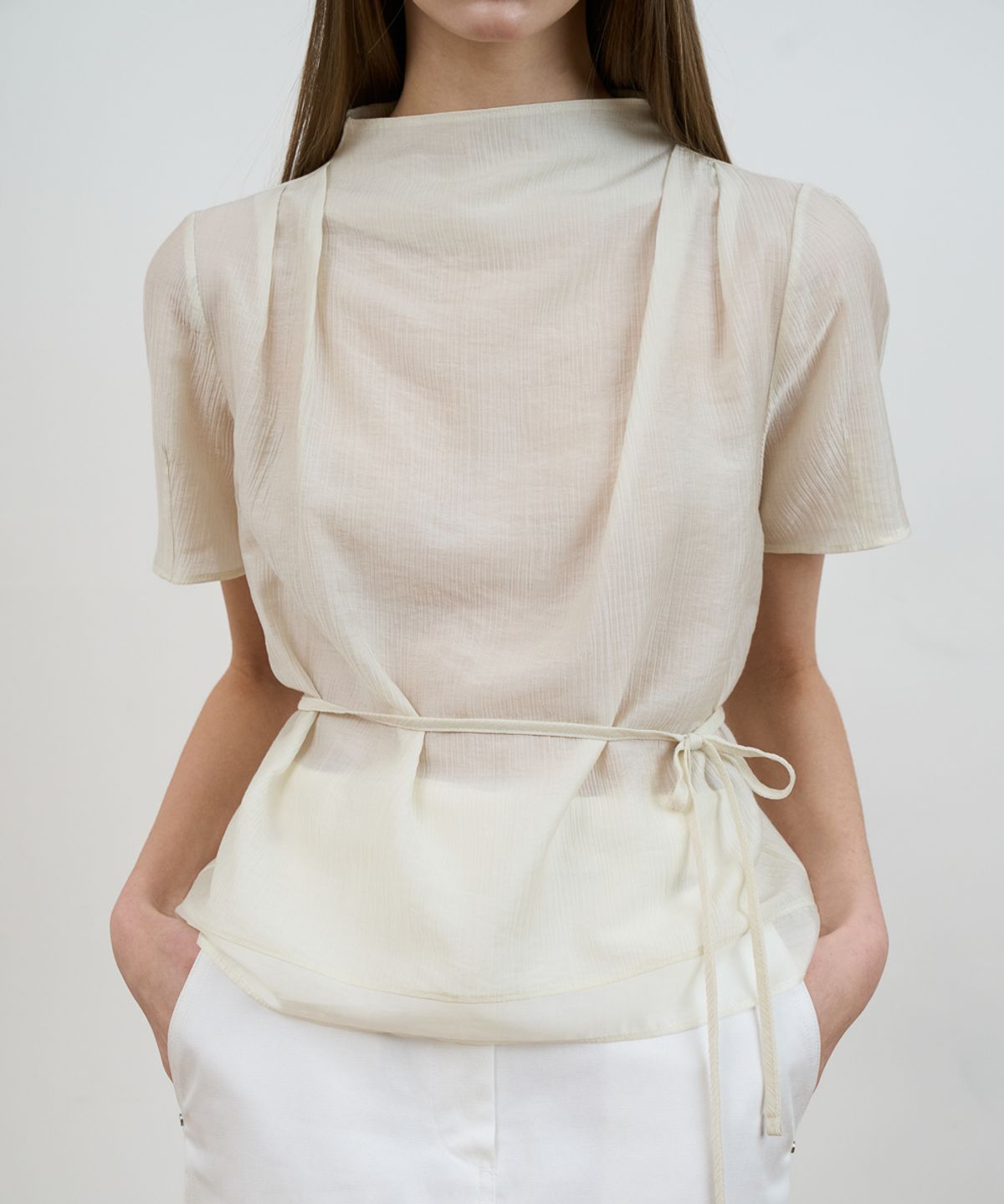 드헤베(DEHEVE) Drape Strap Blouse [Cream]
