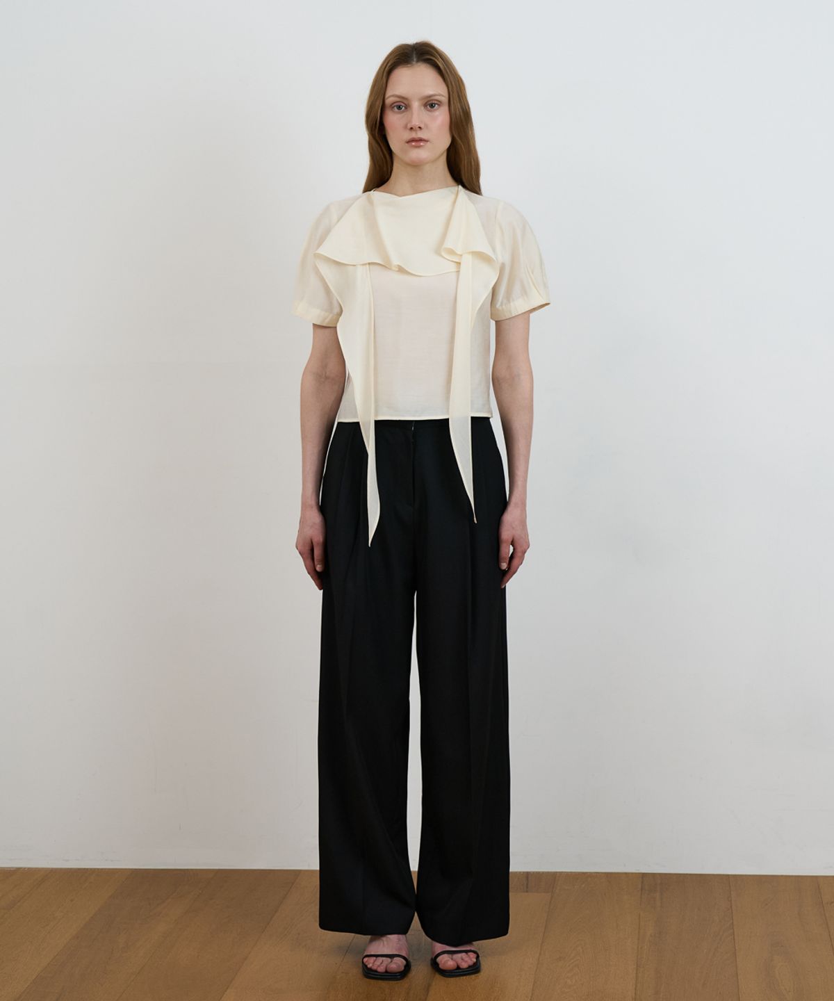 드헤베(DEHEVE) Cowl Neck Scarf Blouse [Butter]