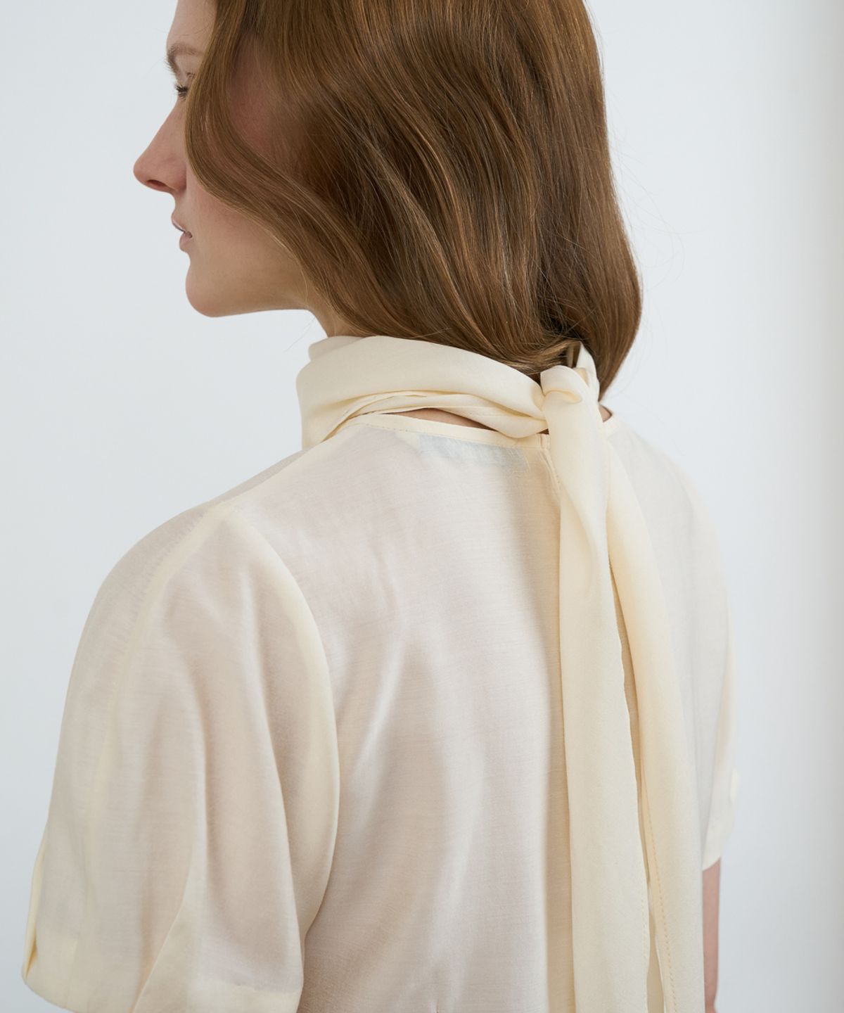 드헤베(DEHEVE) Cowl Neck Scarf Blouse [Butter]