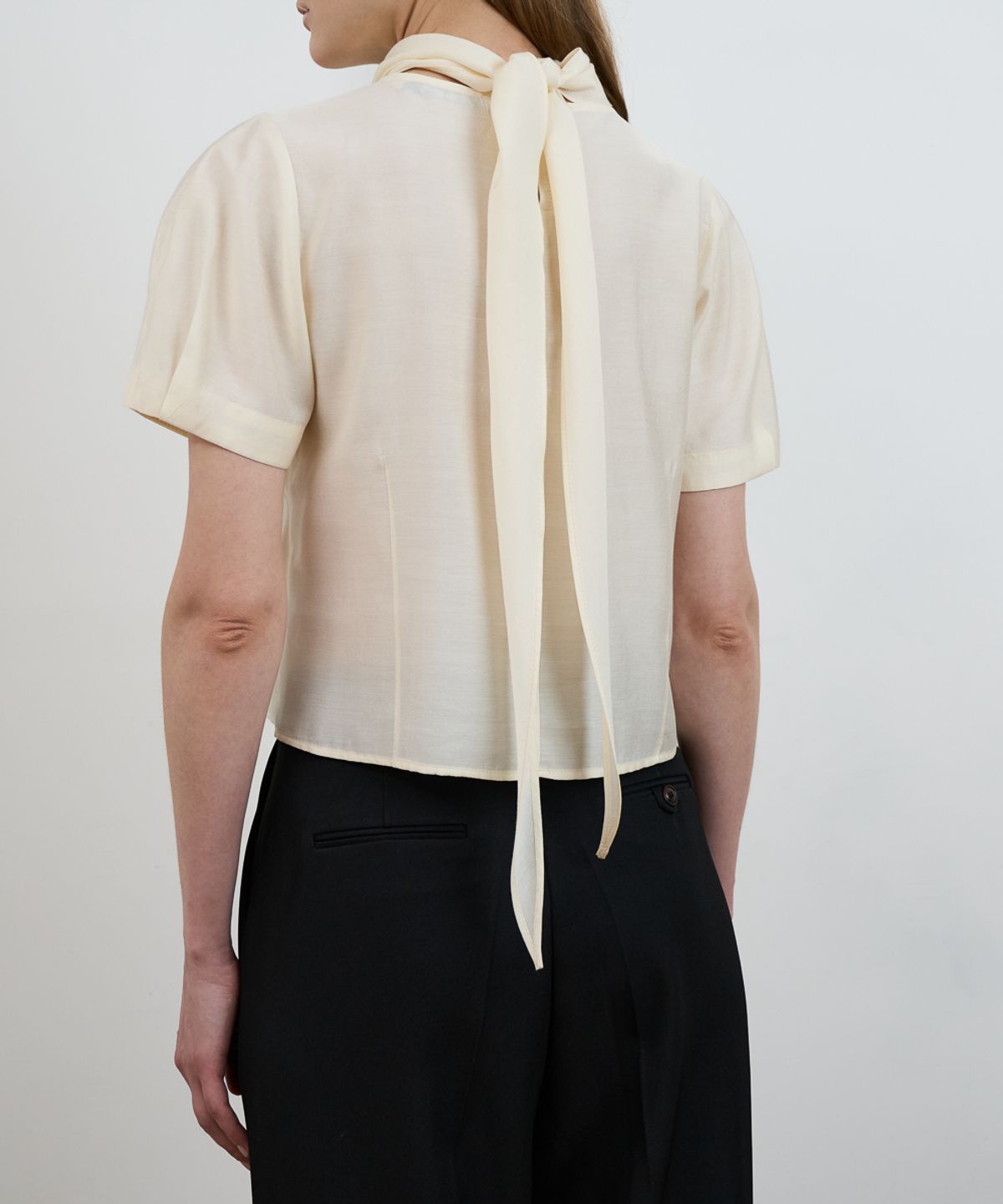 드헤베(DEHEVE) Cowl Neck Scarf Blouse [Butter]
