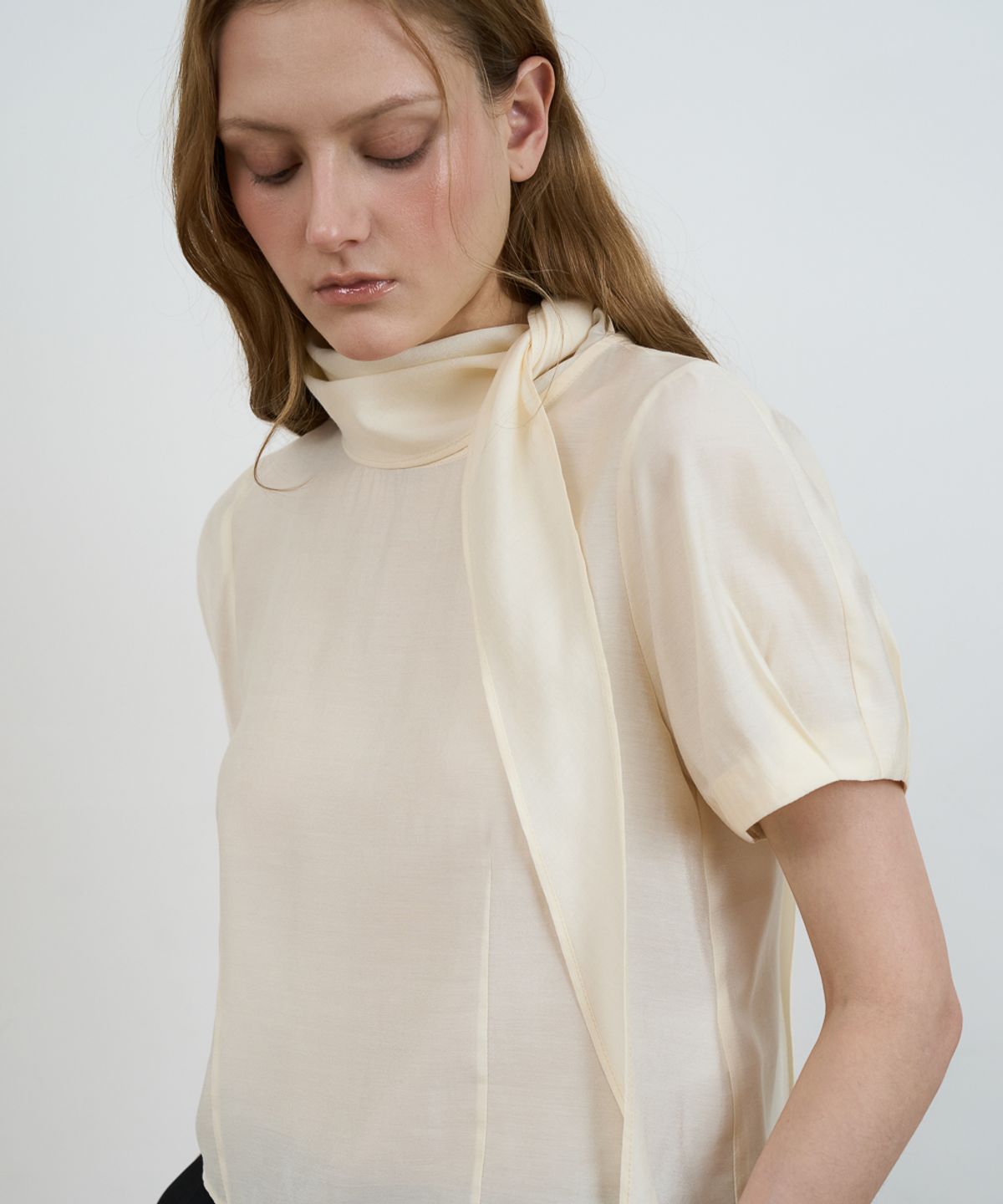 드헤베(DEHEVE) Cowl Neck Scarf Blouse [Butter]