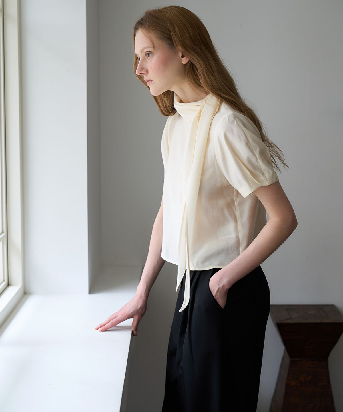 드헤베(DEHEVE) Cowl Neck Scarf Blouse [Butter]