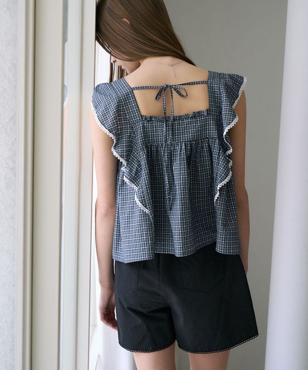 드헤베(DEHEVE) Check Ruffle Blouse [Navy]